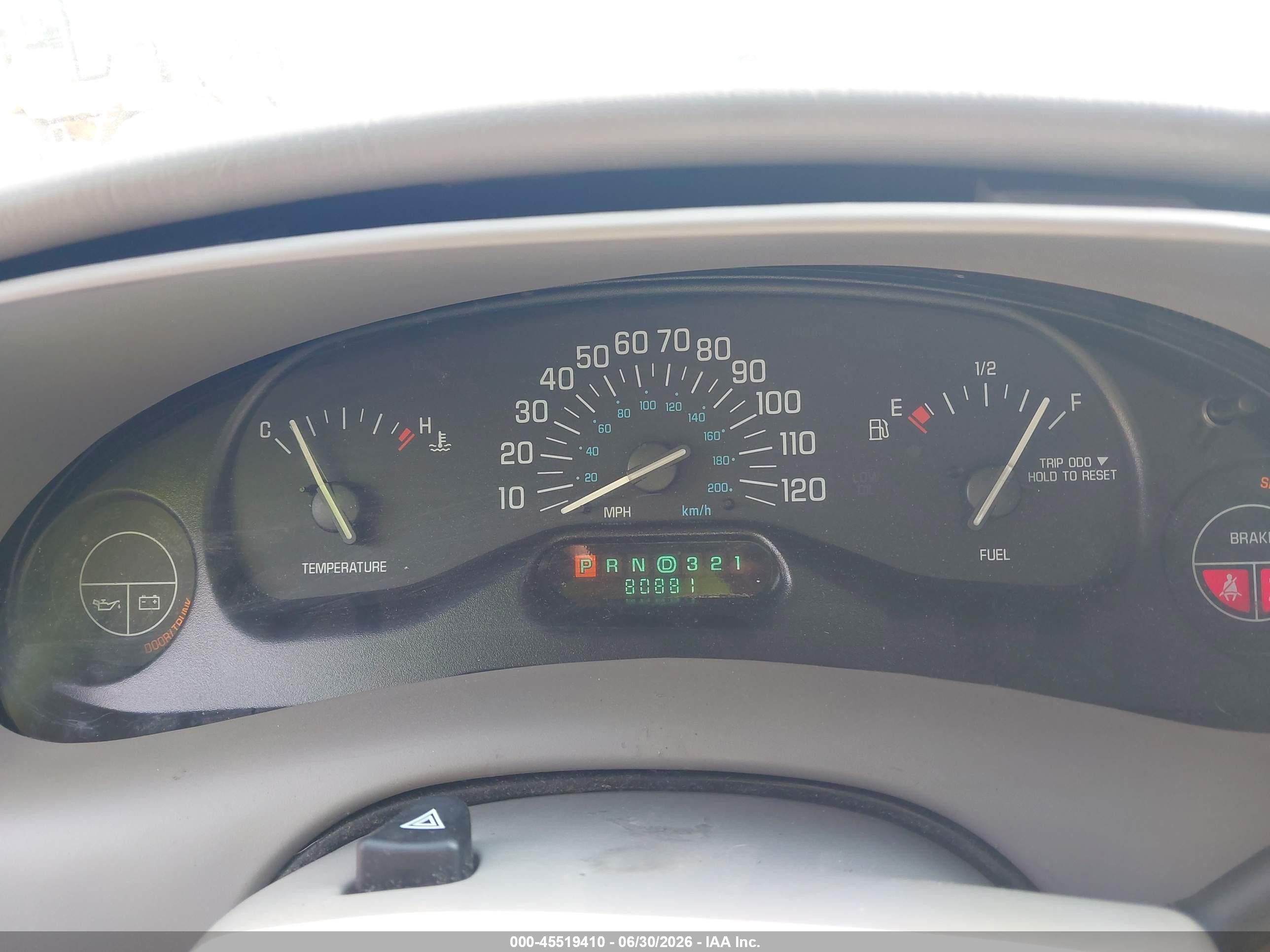 2004 Buick Century   Silver vin: 2G4WS52J141187214