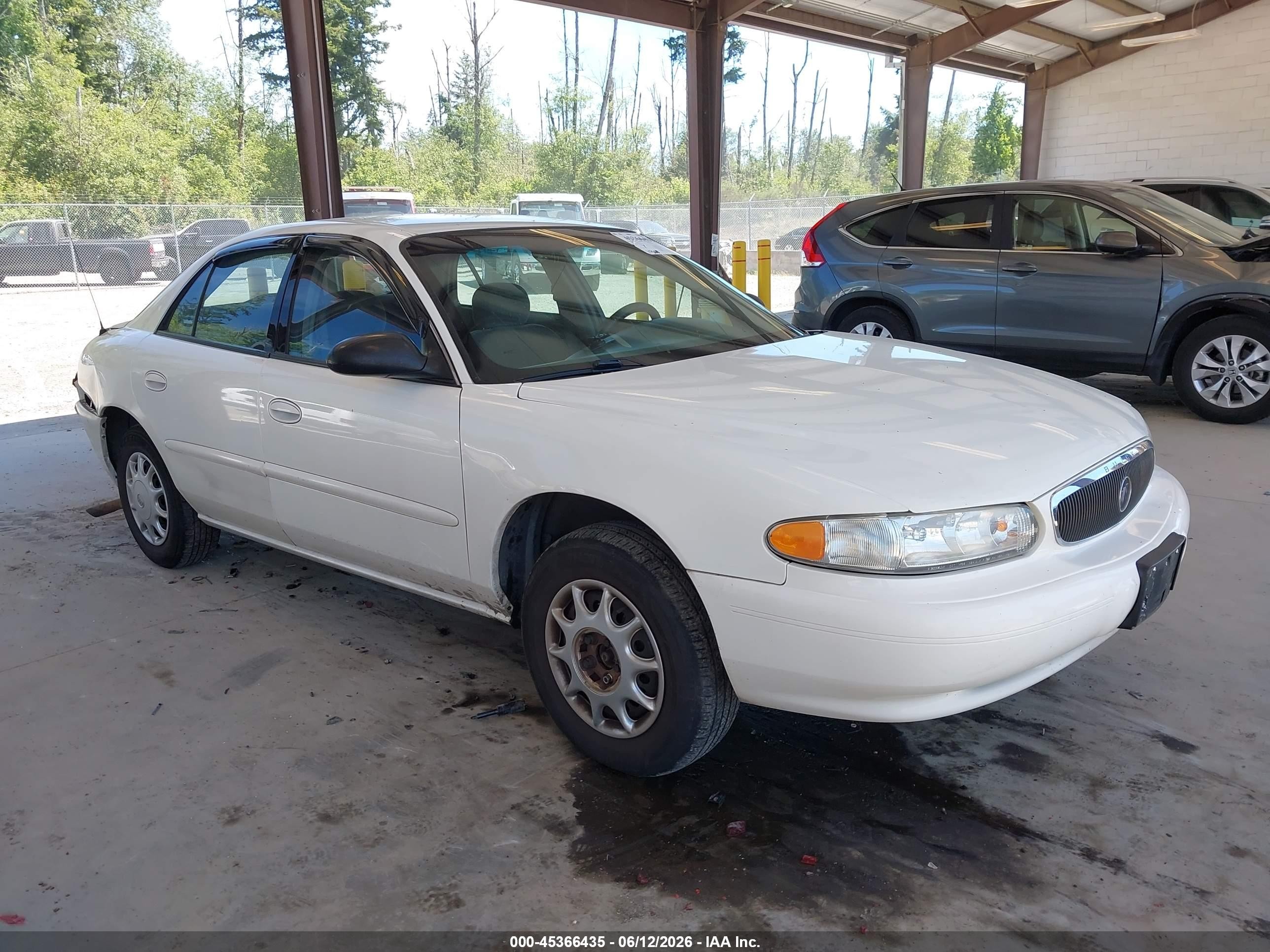 2004 Buick Century   Белый vin: 2G4WS52J141281142