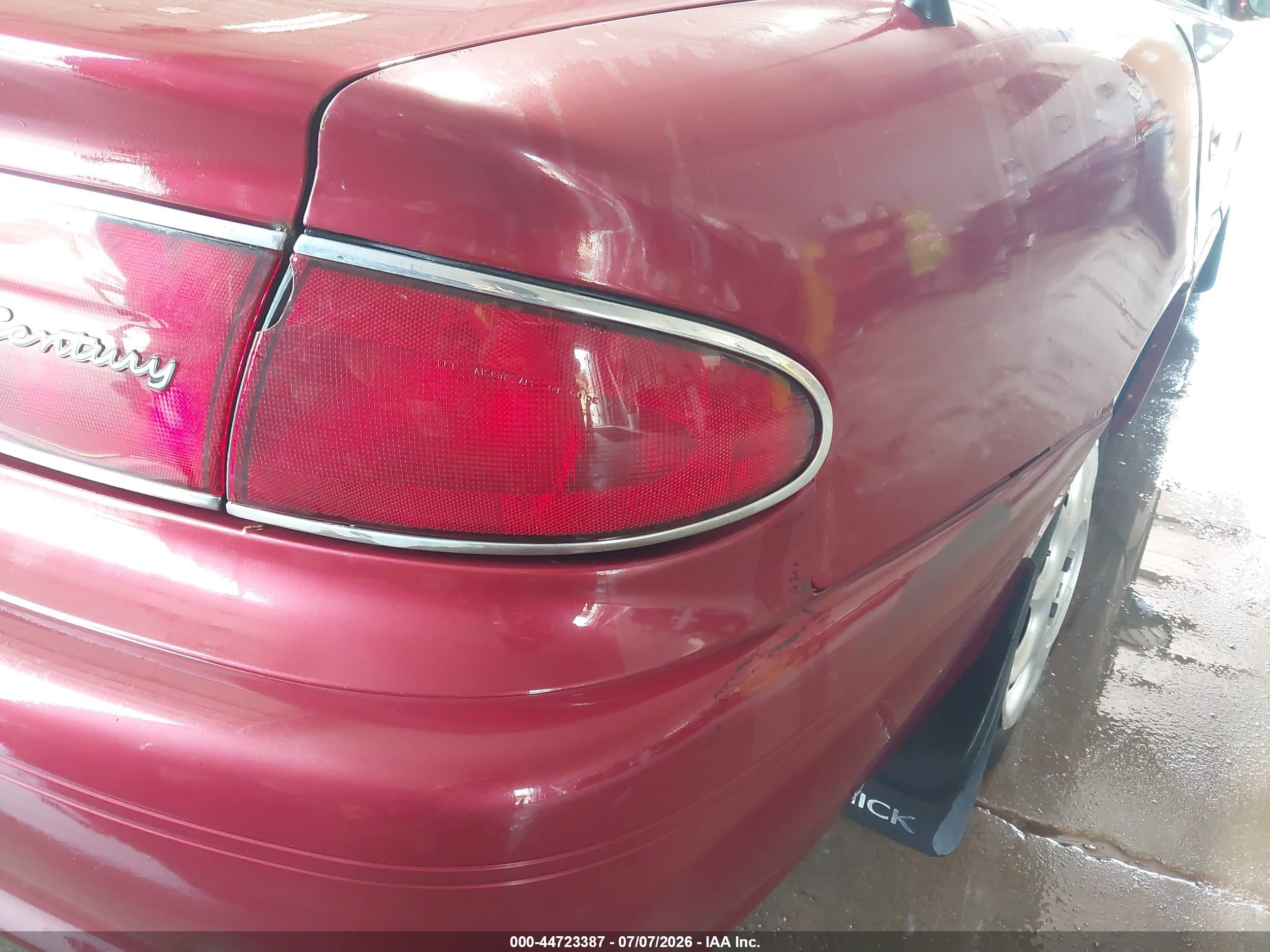 2005 Buick Century   Burgundy vin: 2G4WS52J151155218