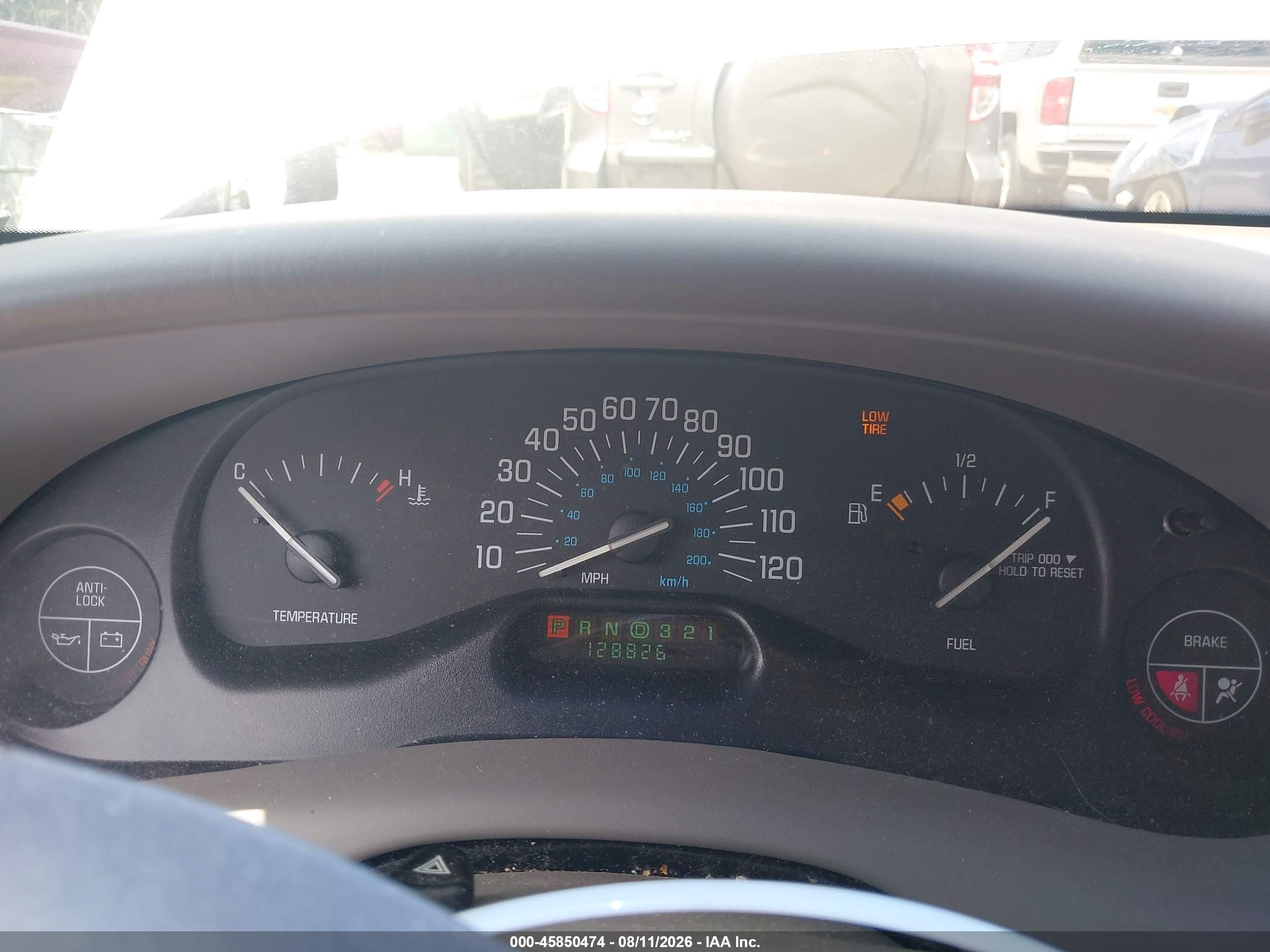 2001 Buick Century Custom Silver vin: 2G4WS52J211137546