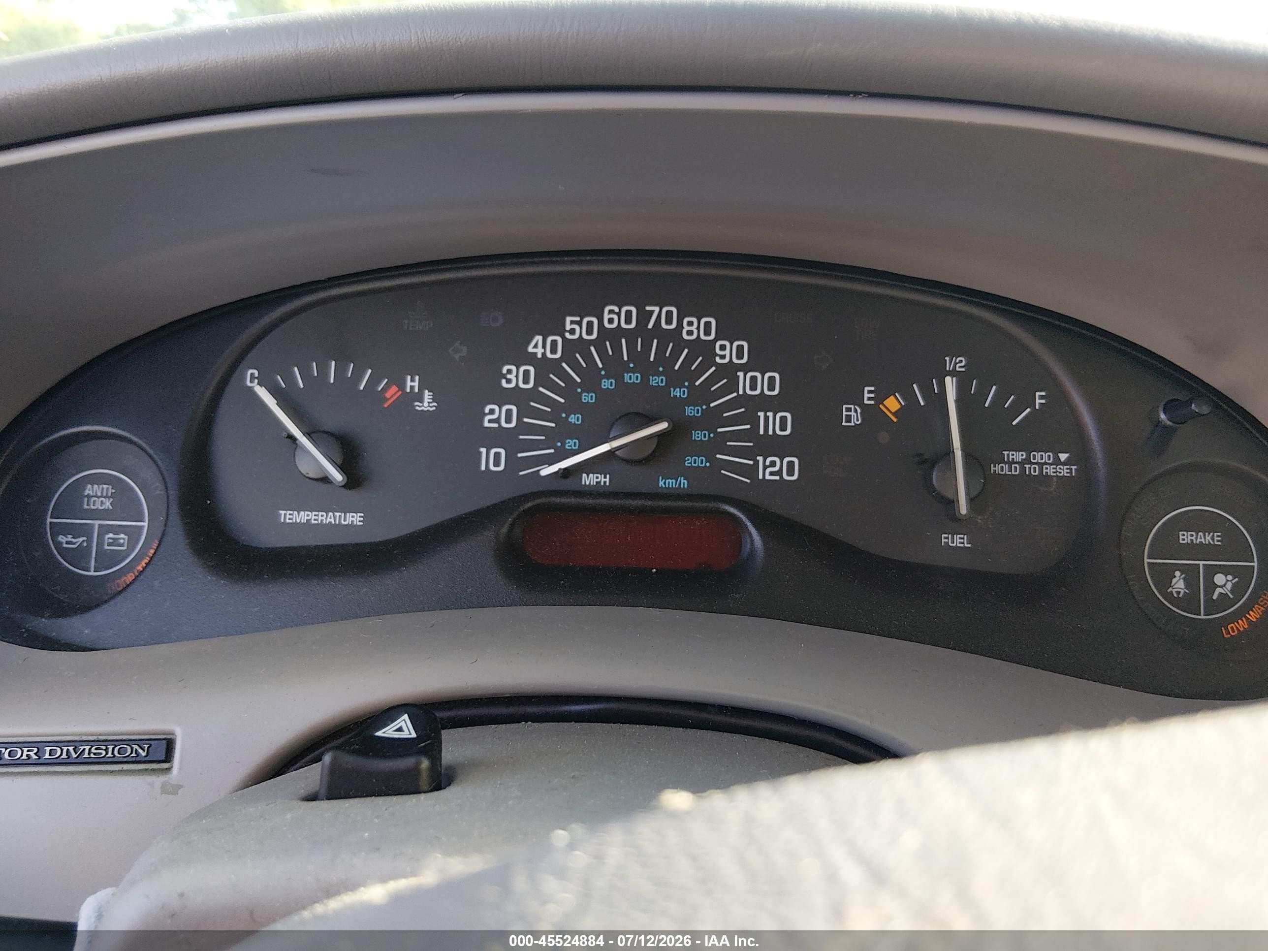 2002 Buick Century Custom Burgundy vin: 2G4WS52J221113796