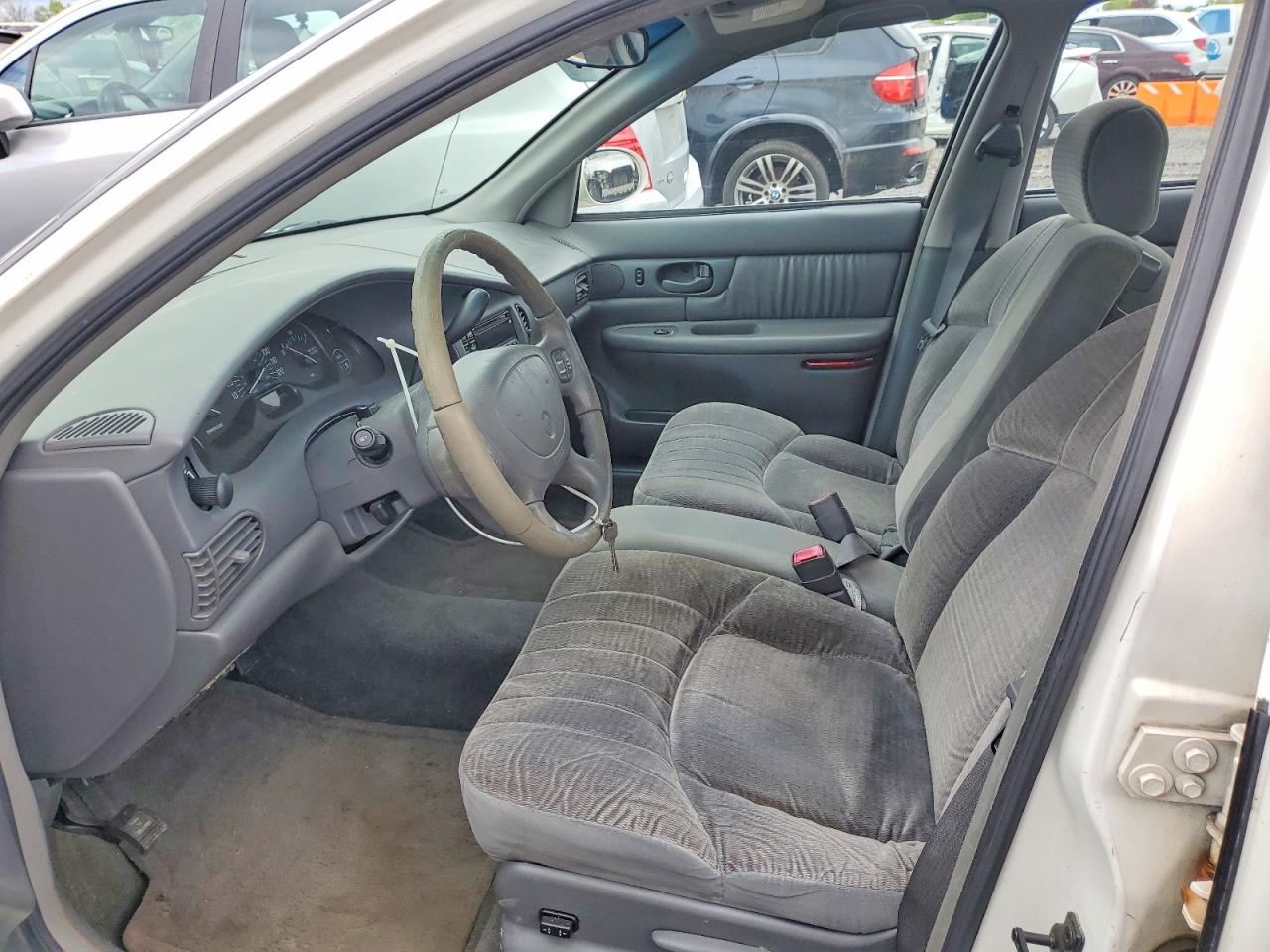 2002 Buick Century Custom White vin: 2G4WS52J221301086