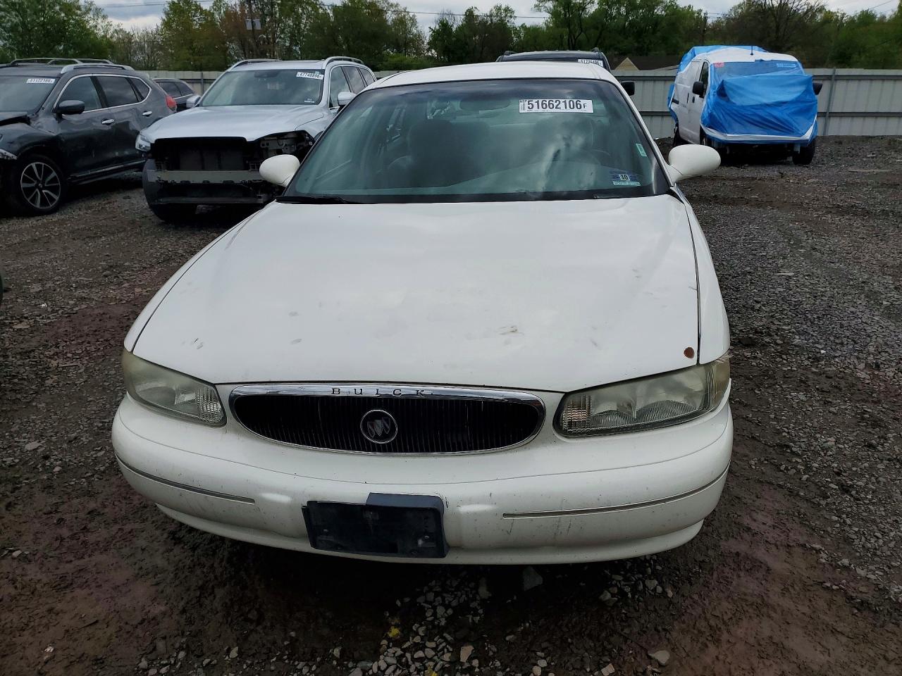 2002 Buick Century Custom White vin: 2G4WS52J221301086