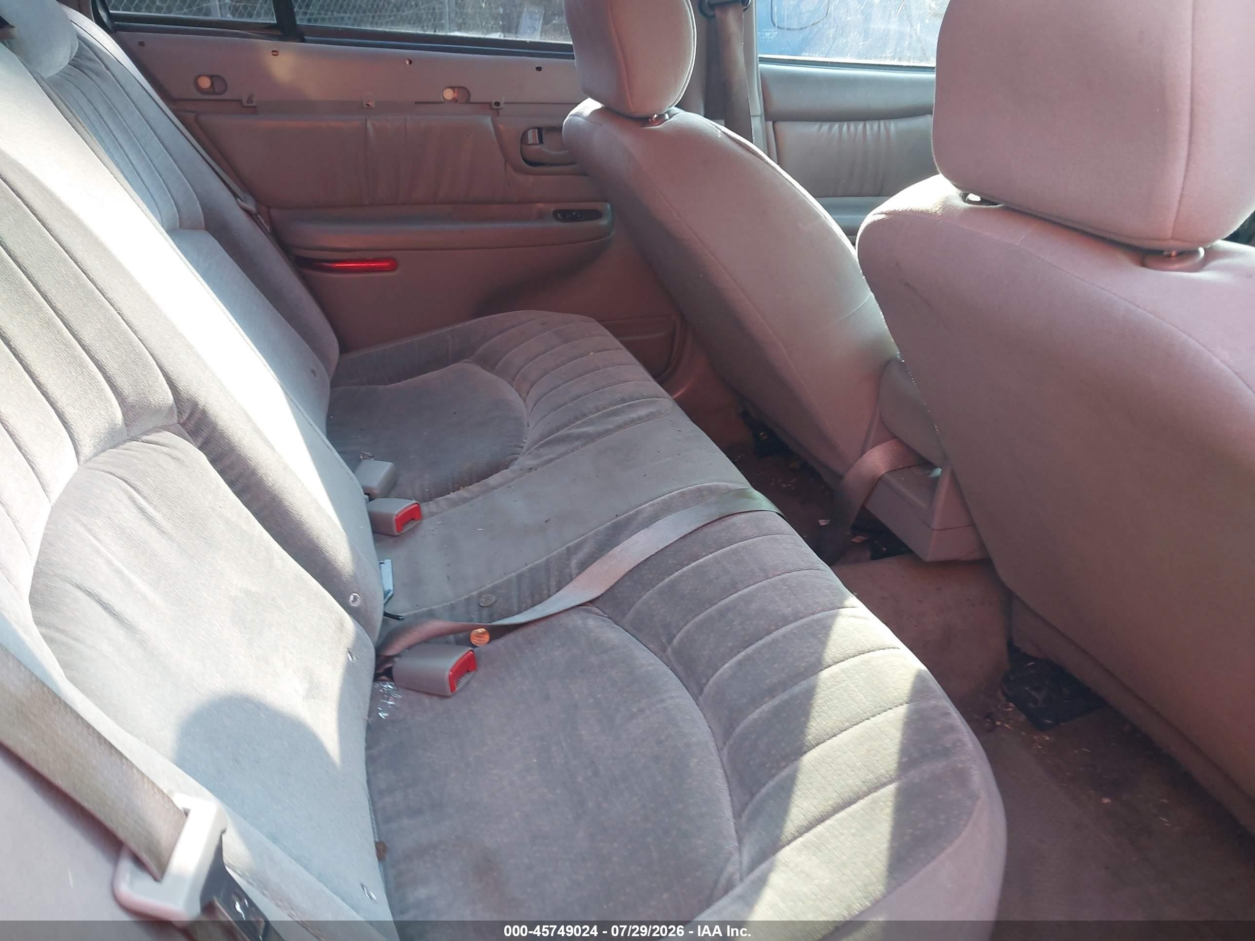 2005 Buick Century   Silver vin: 2G4WS52J251103533