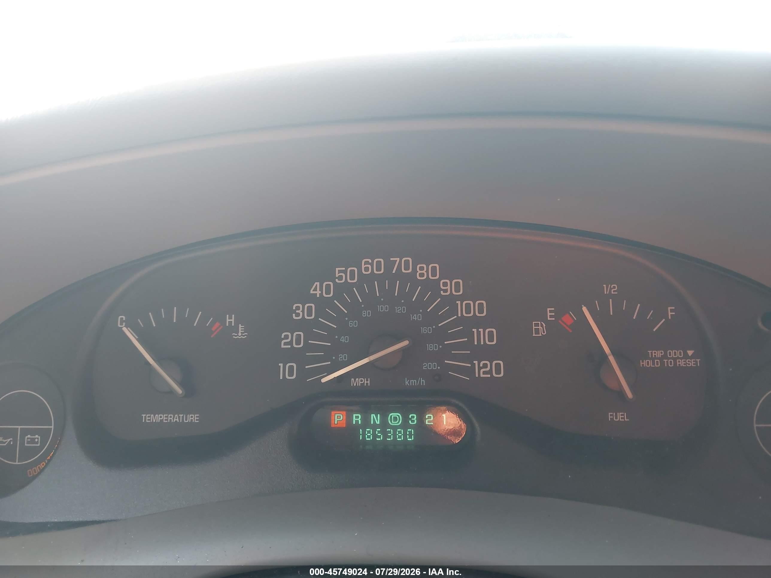 2005 Buick Century   Silver vin: 2G4WS52J251103533