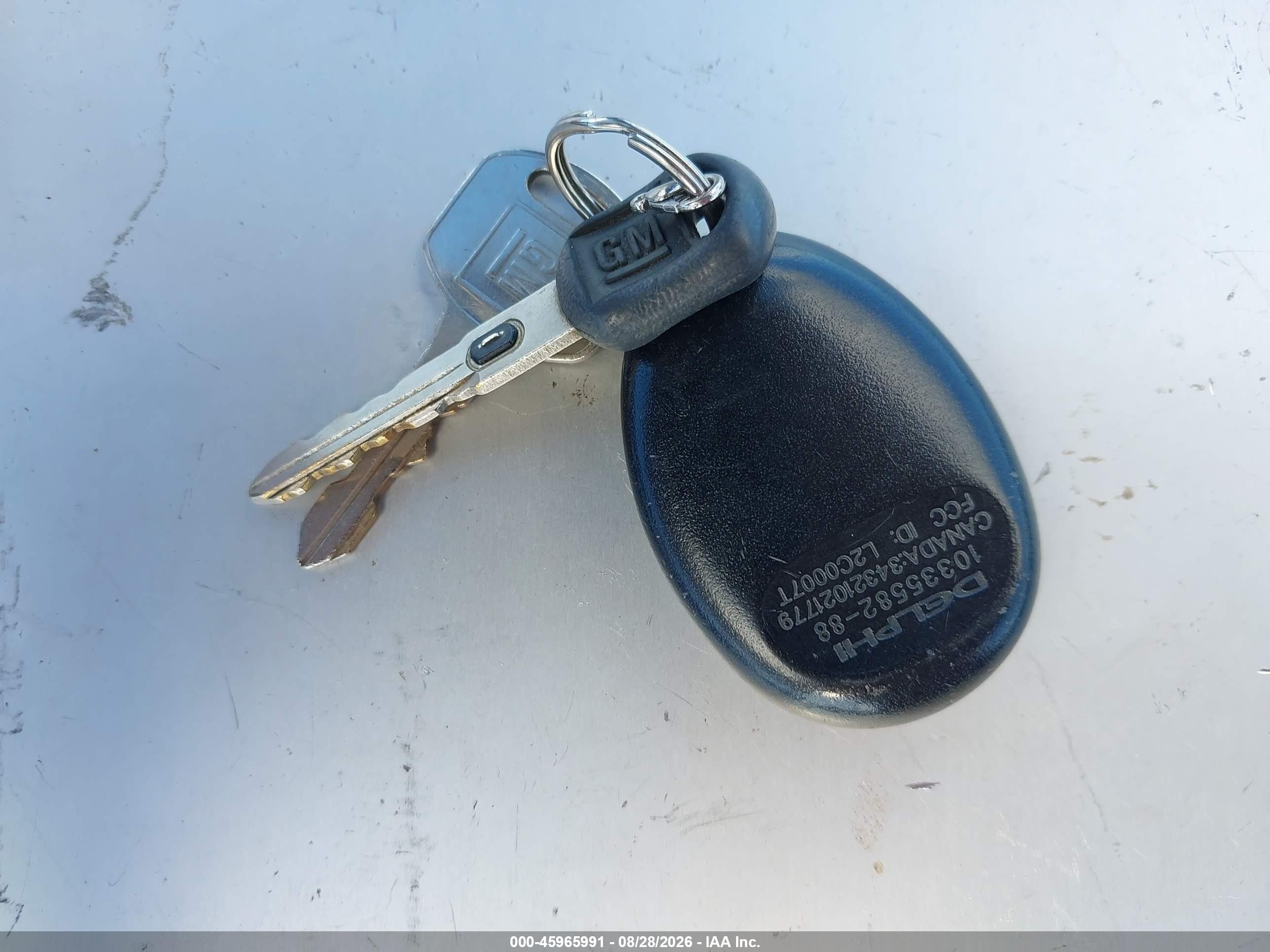 2005 Buick Century   White vin: 2G4WS52J251112653