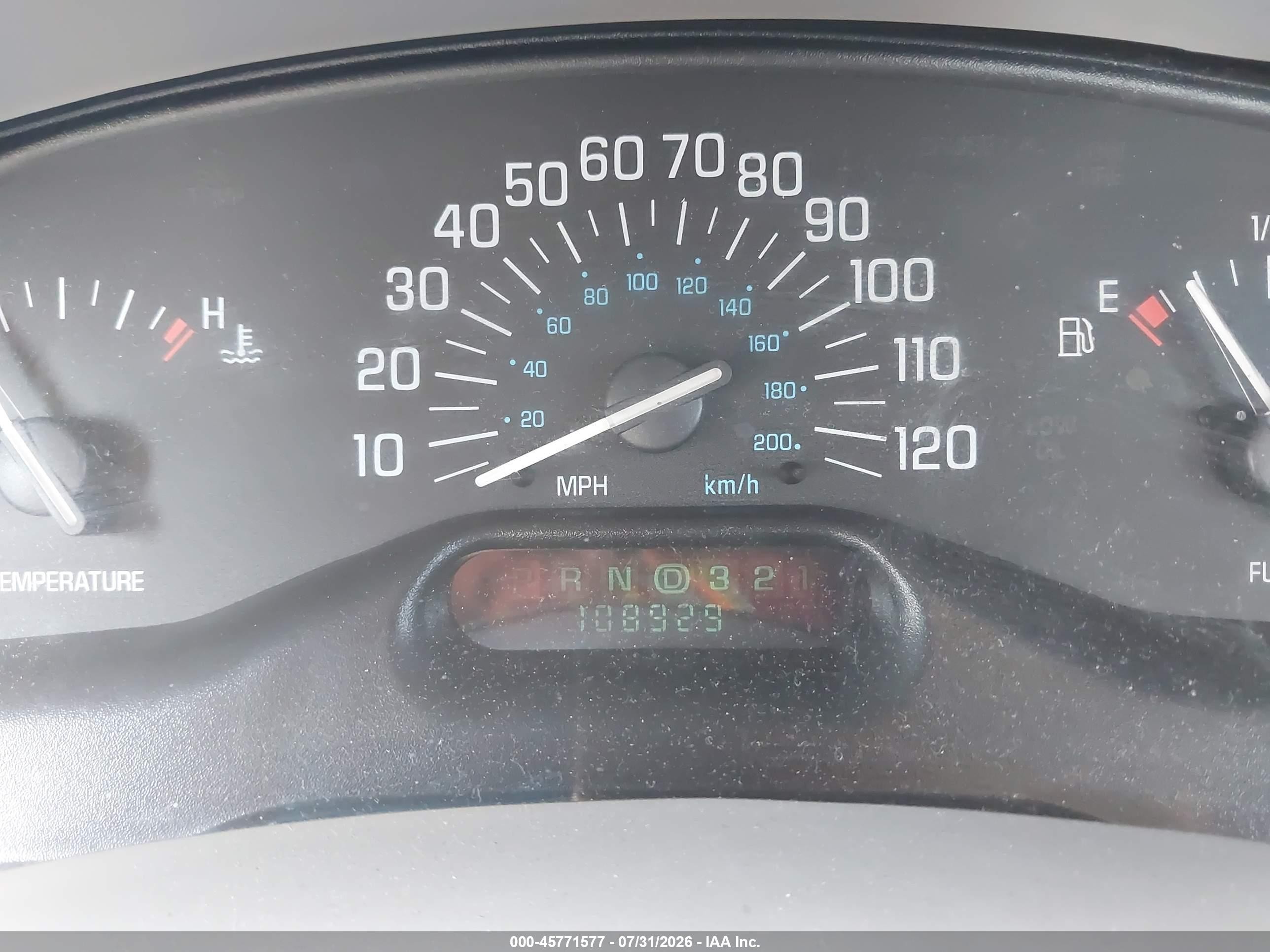 2003 Buick Century Custom Silver vin: 2G4WS52J331167674