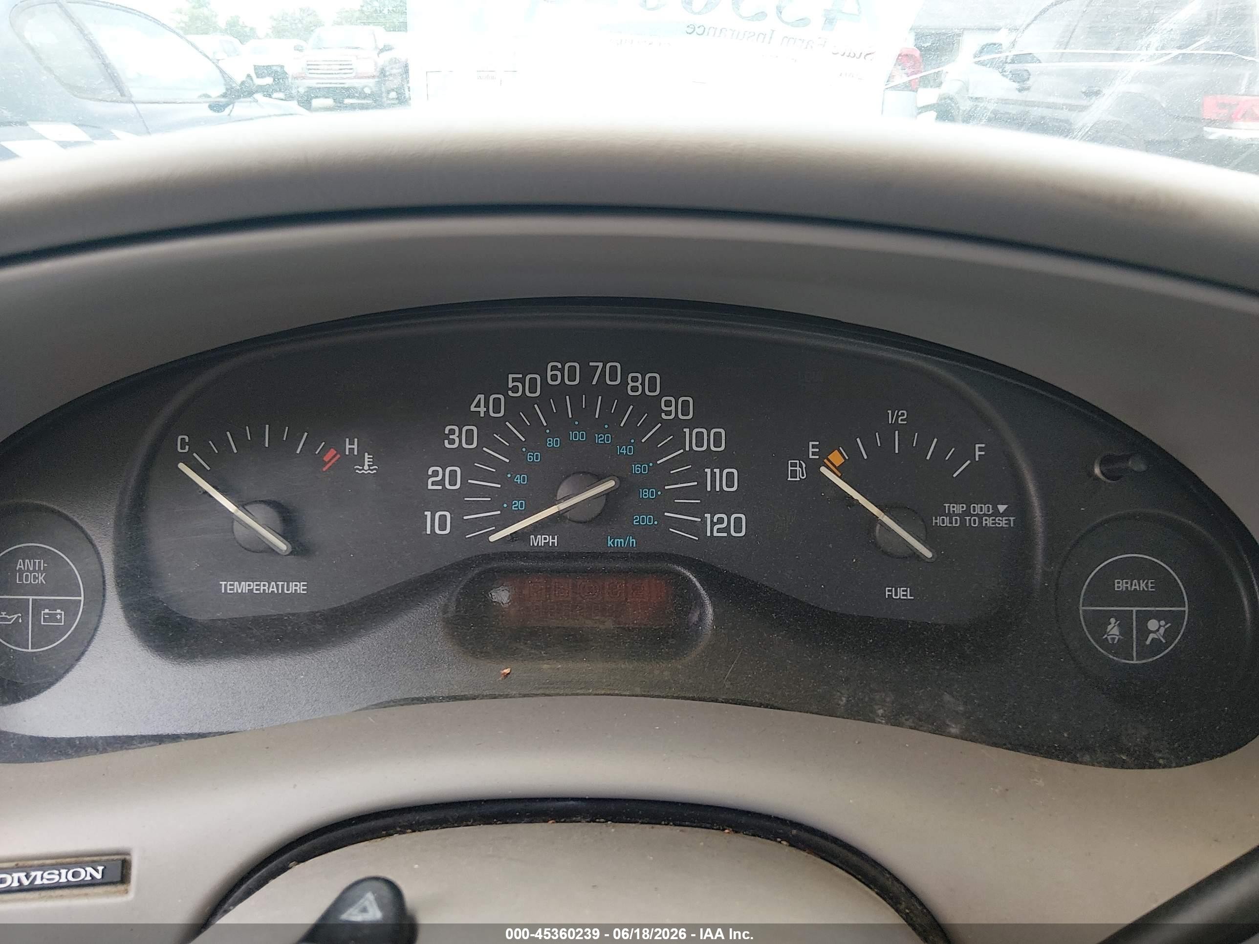 2001 Buick Century Custom Silver vin: 2G4WS52J411236627