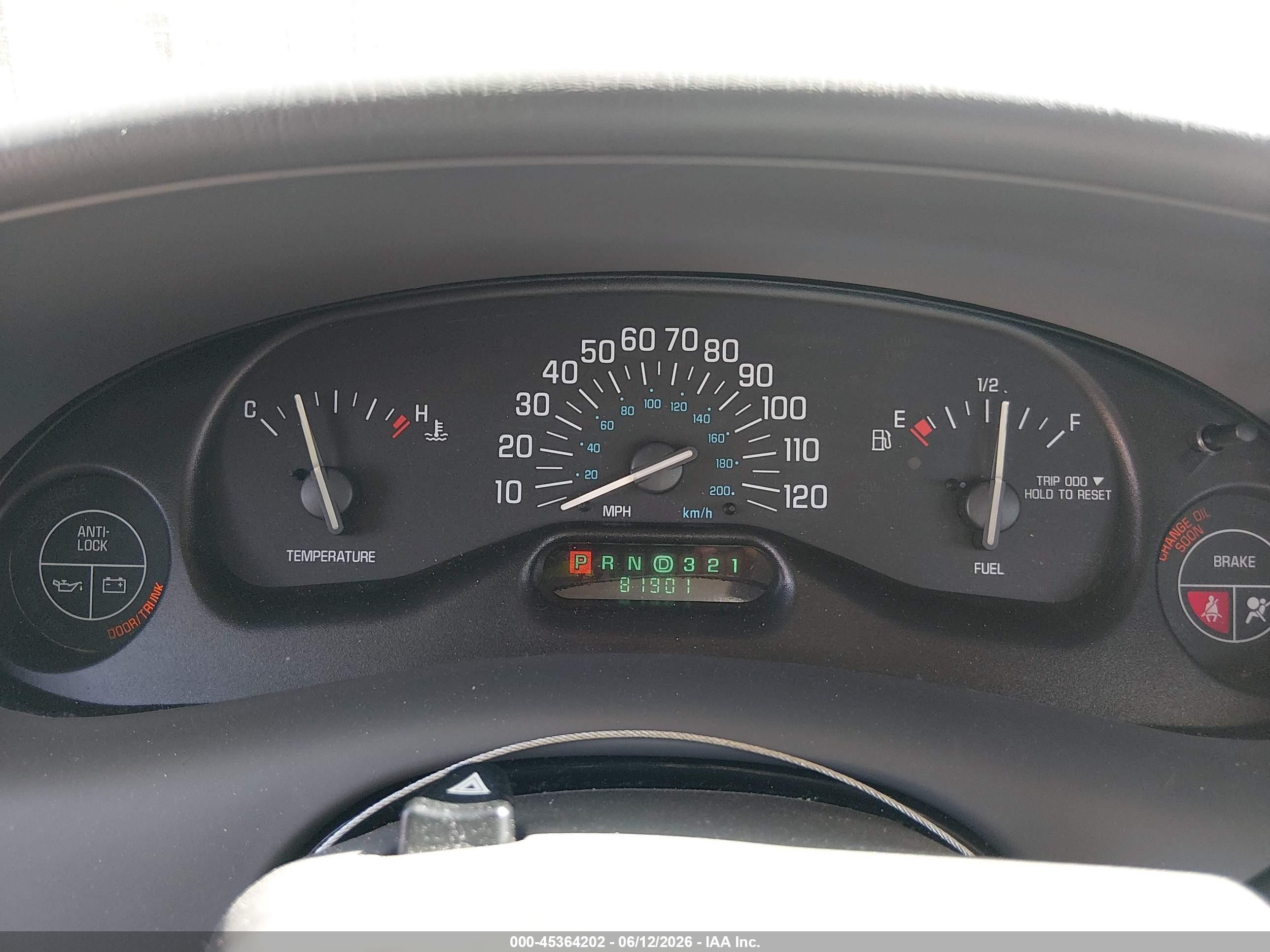 2002 Buick Century Custom White vin: 2G4WS52J421239383