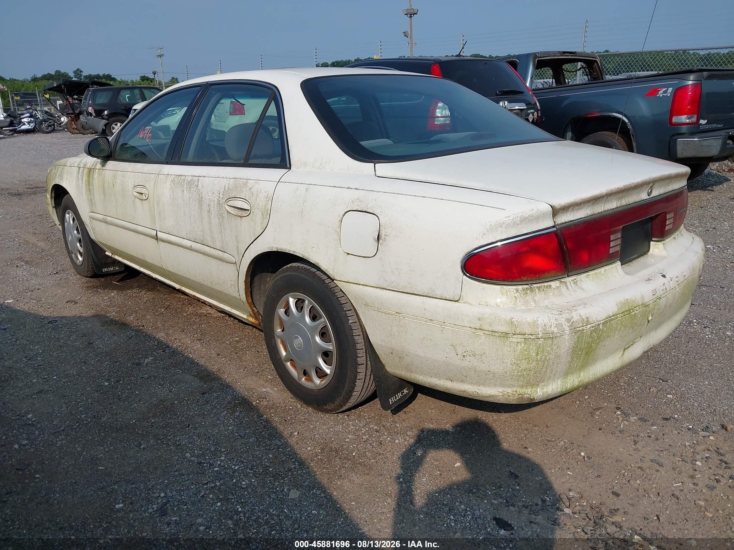 2004 Buick Century   White vin: 2G4WS52J441199762