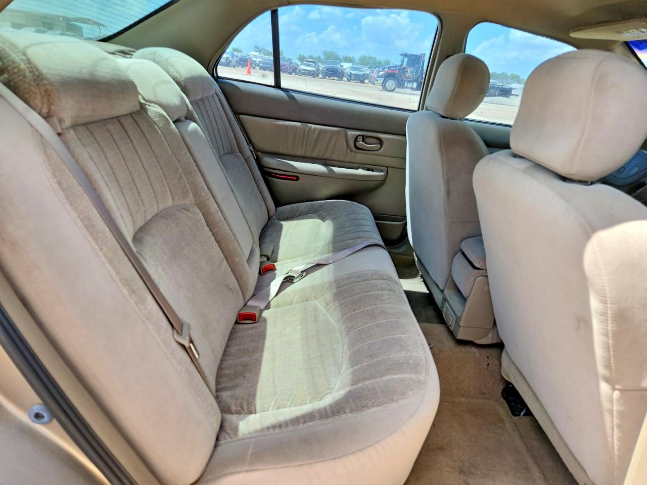 2001 Buick Century Custom Beige vin: 2G4WS52J511130591
