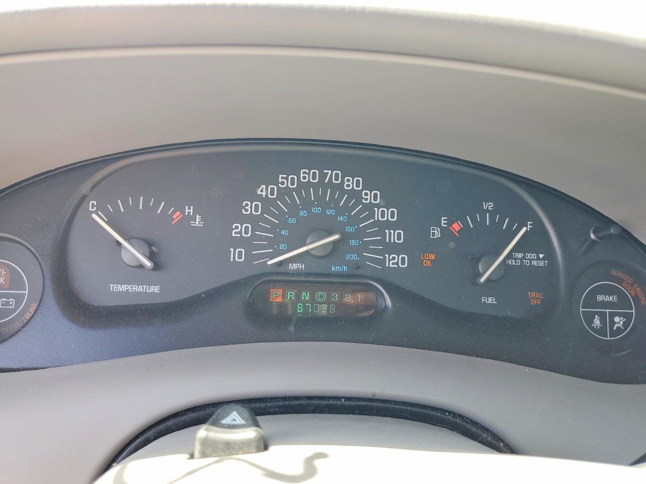 2002 Buick Century Silver vin: 2G4WS52J521273297
