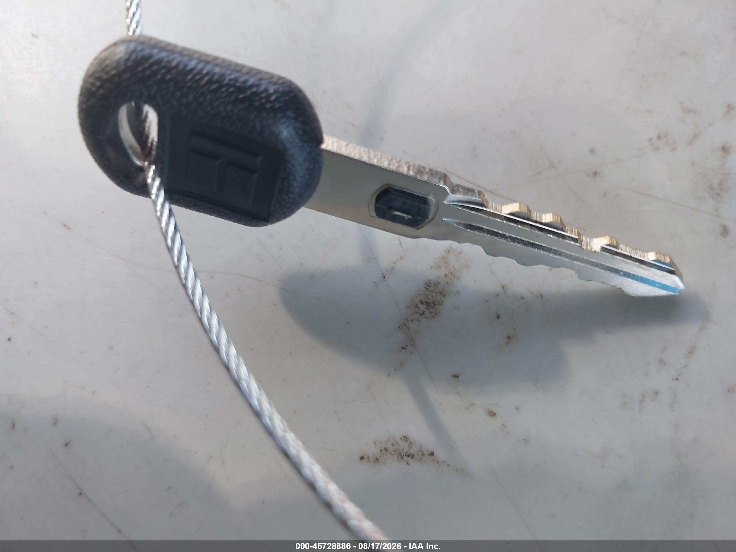 2004 Buick Century   Серебряный vin: 2G4WS52J541241792