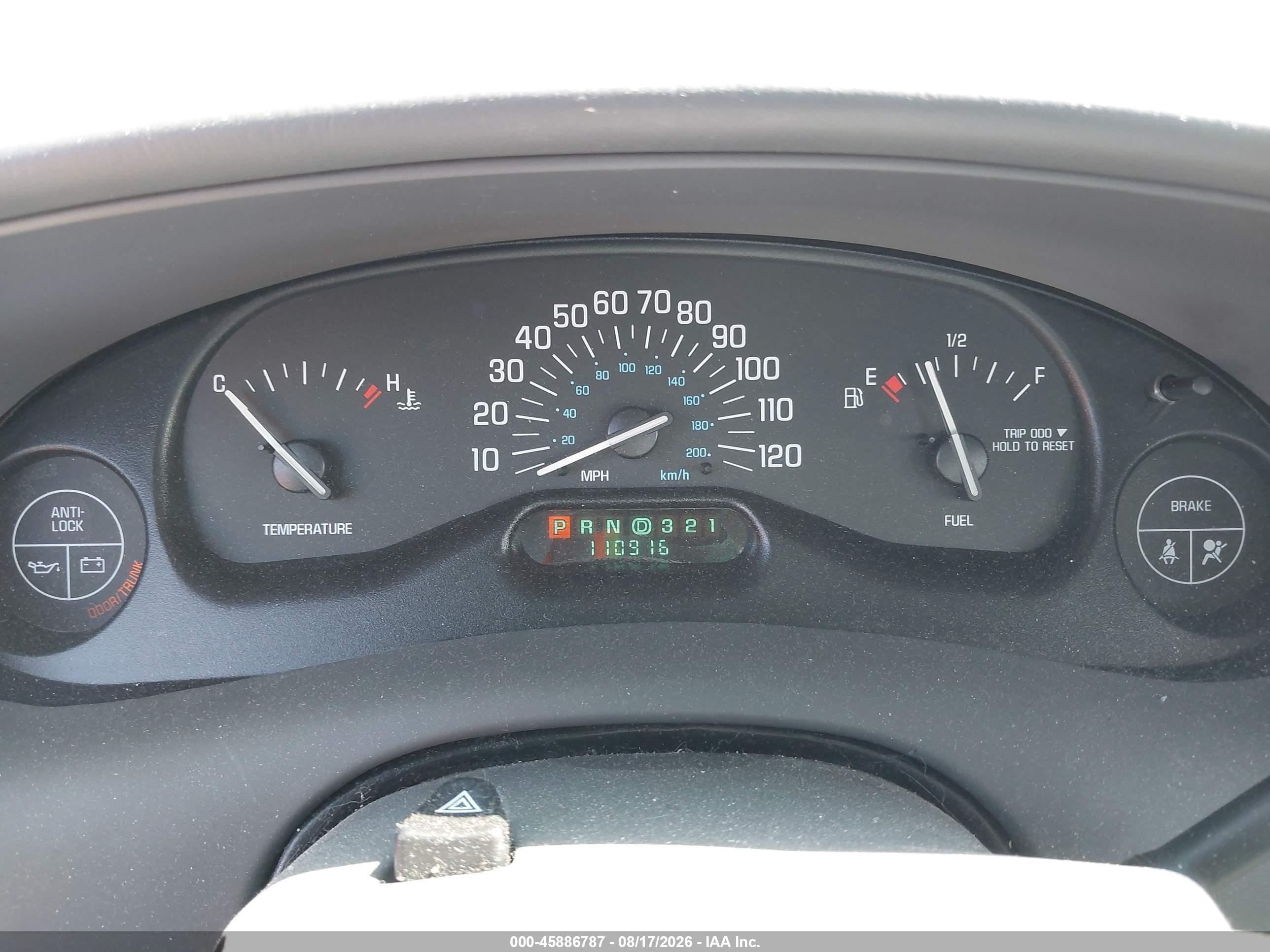 2005 Buick Century   Silver vin: 2G4WS52J551122416