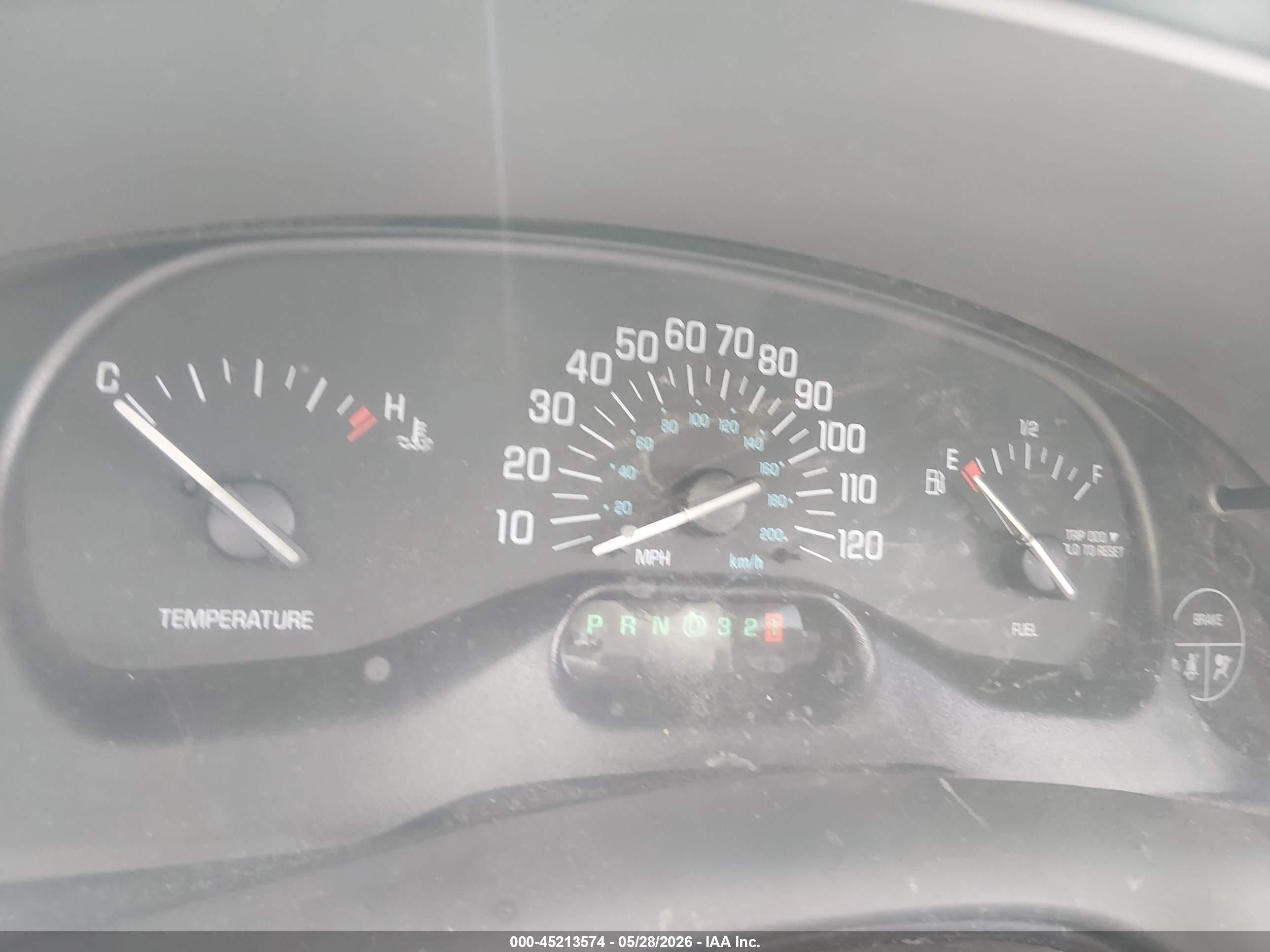 2005 Buick Century   Silver vin: 2G4WS52J551122898