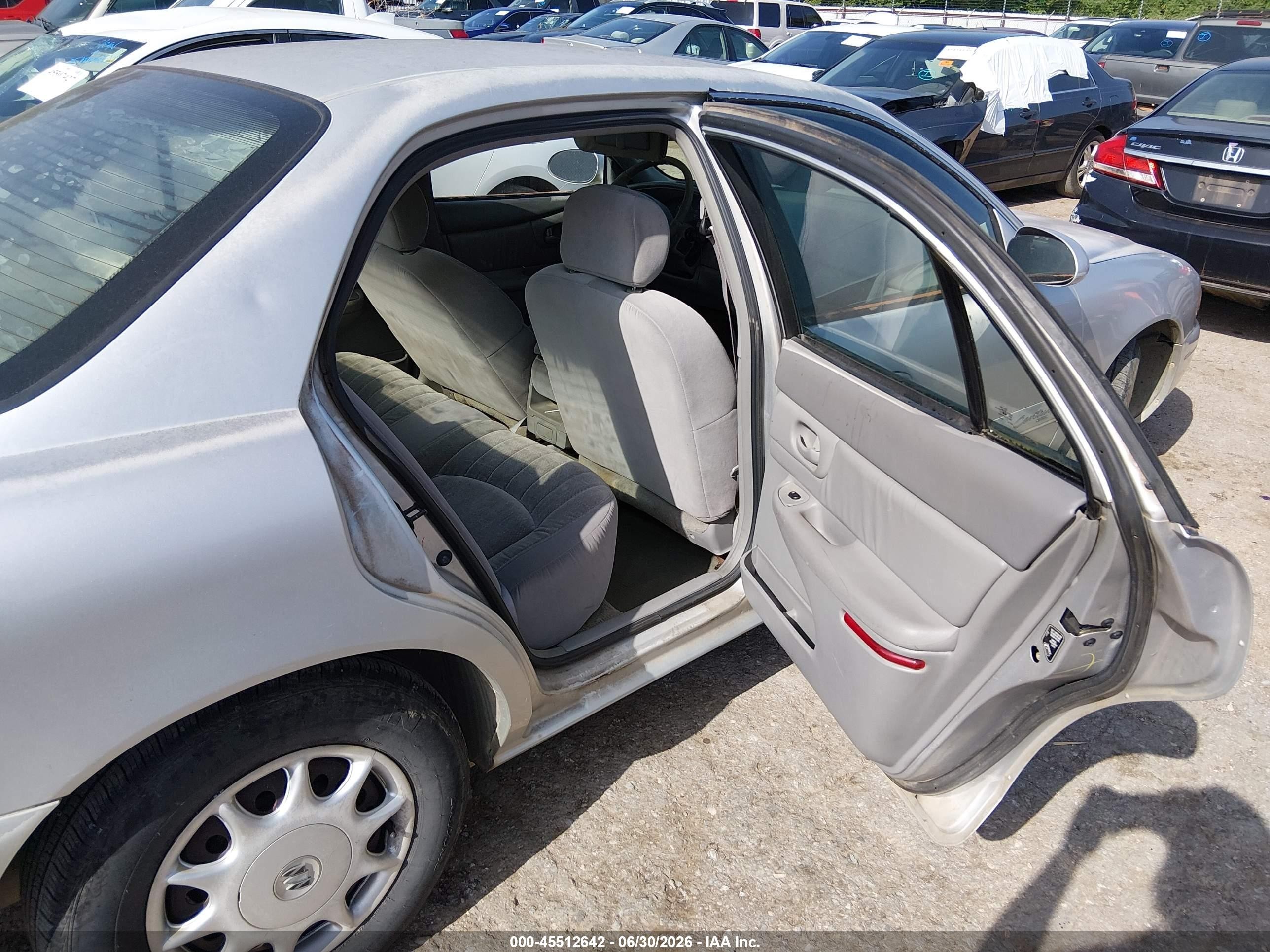 2001 Buick Century Custom Silver vin: 2G4WS52J611317578