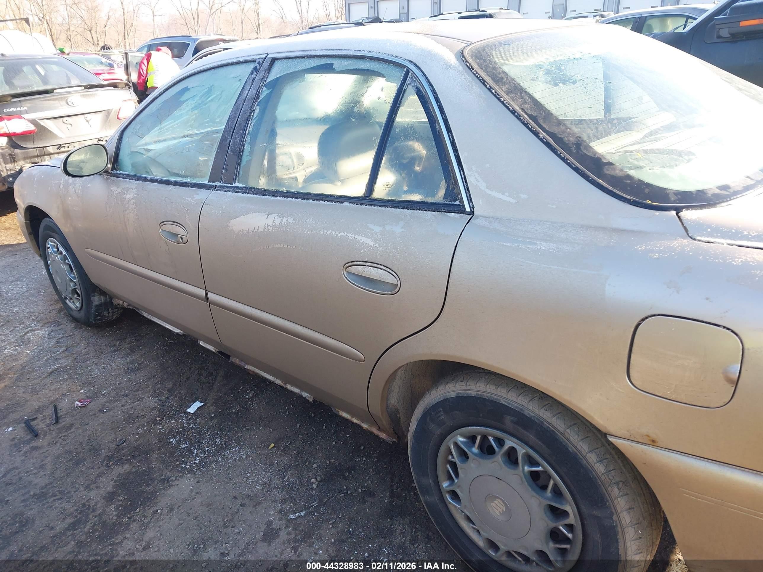 2005 Buick Century   Gold vin: 2G4WS52J651104815