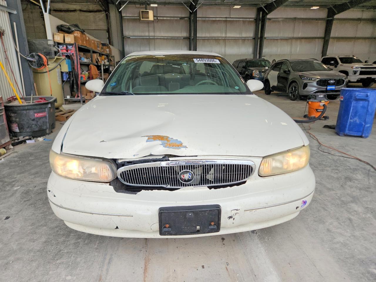 2001 Buick Century Custom White vin: 2G4WS52J711282016