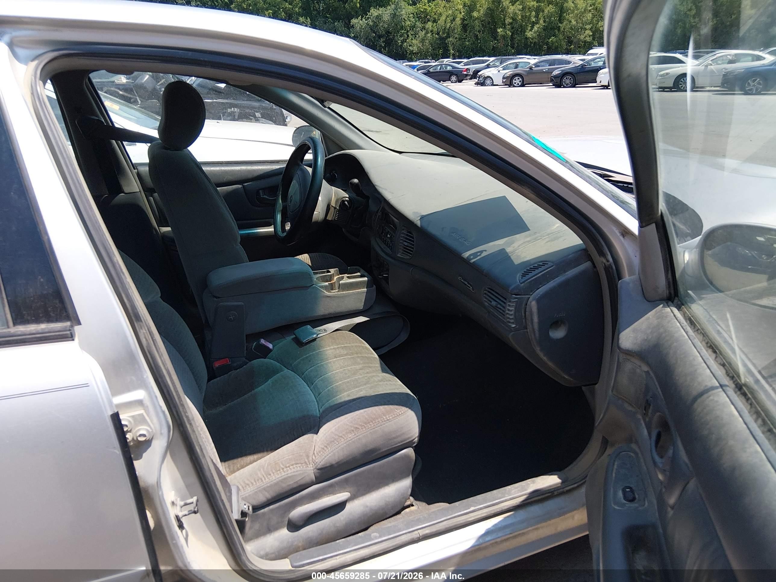 2002 Buick Century Custom Серебряный vin: 2G4WS52J721205065