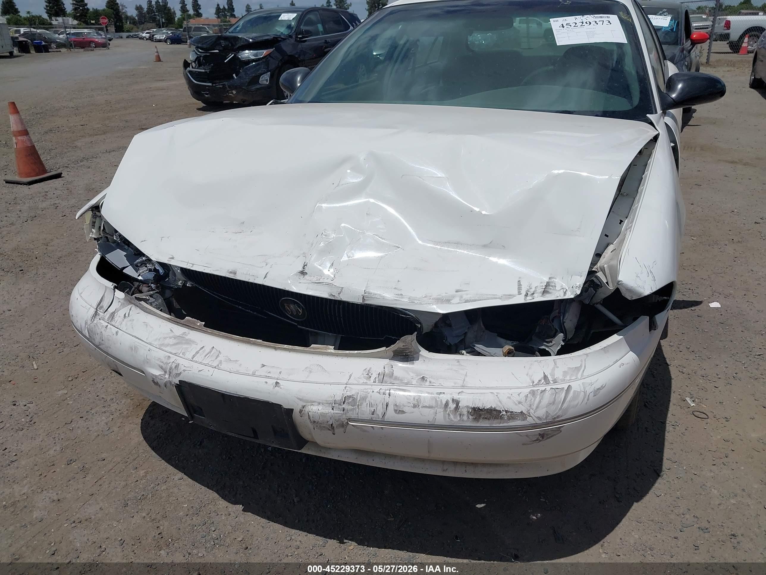2003 Buick Century Custom White vin: 2G4WS52J731211479
