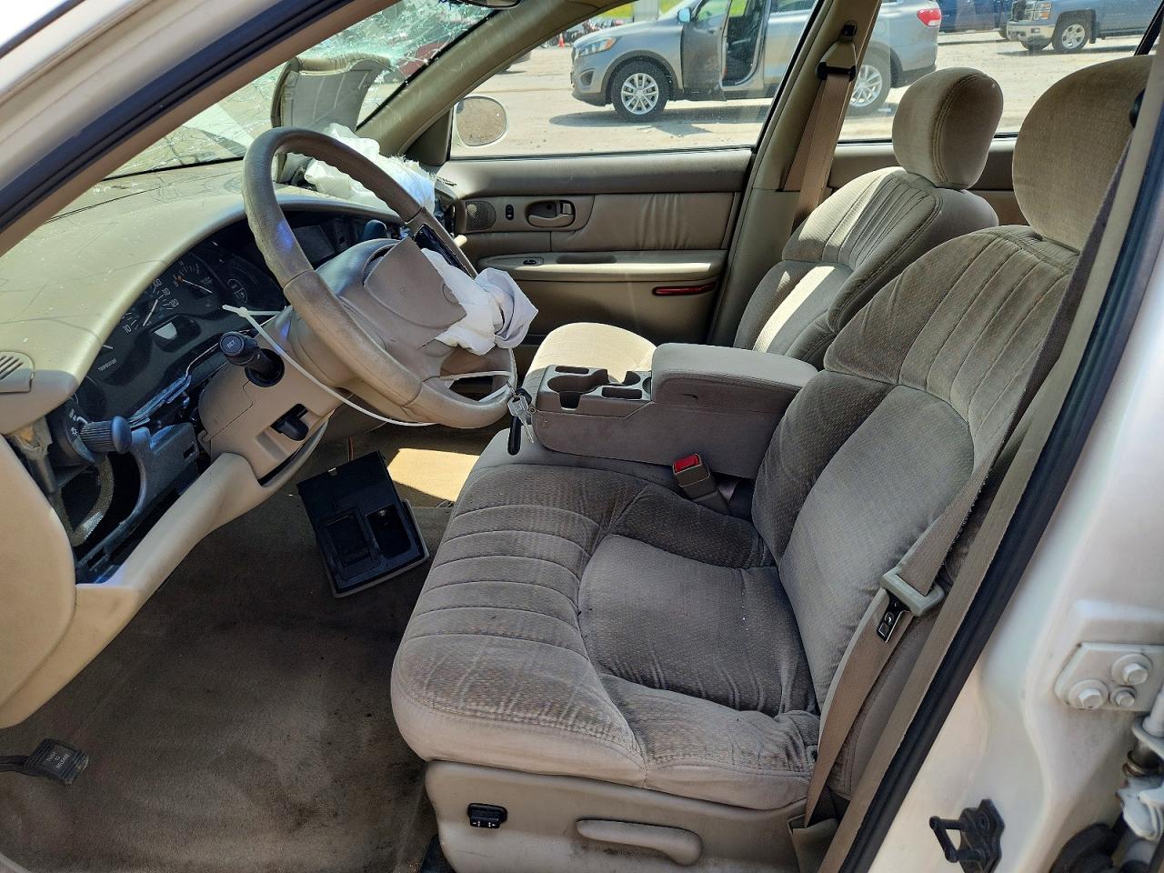 2001 Buick Century Custom White vin: 2G4WS52J811193717