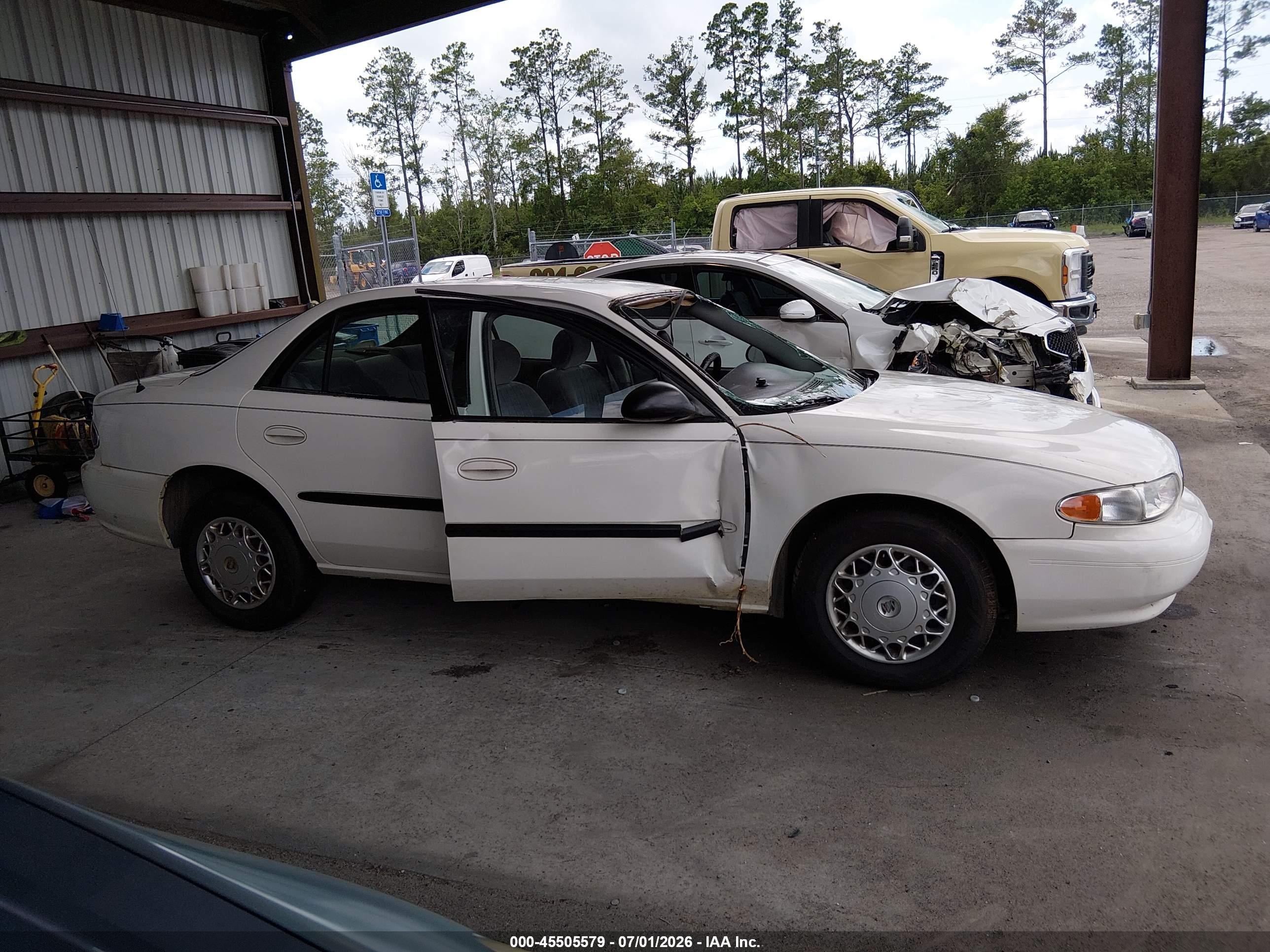 2003 Buick Century Custom White vin: 2G4WS52J831263543