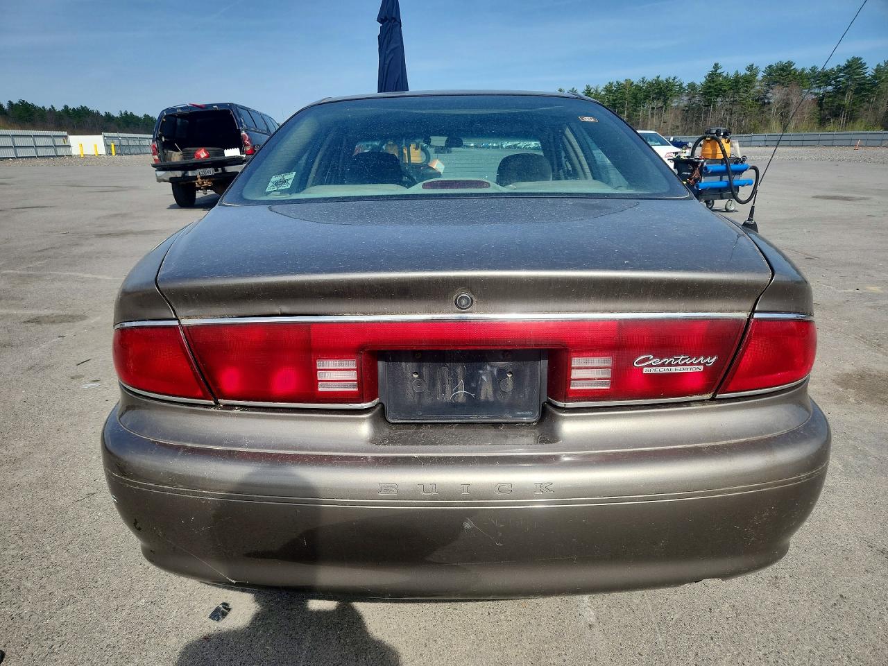 2004 Buick Century Tan vin: 2G4WS52J841331843