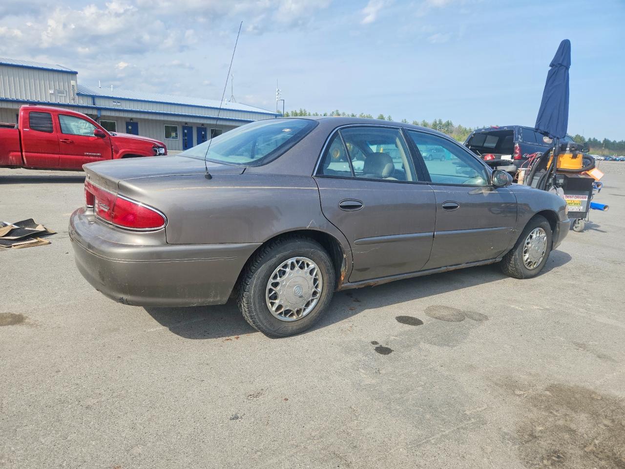 2004 Buick Century Tan vin: 2G4WS52J841331843
