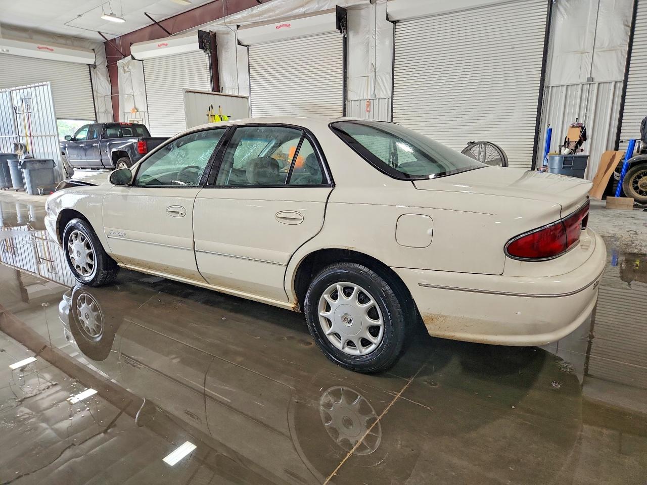 2002 Buick Century Custom White vin: 2G4WS52J921292614
