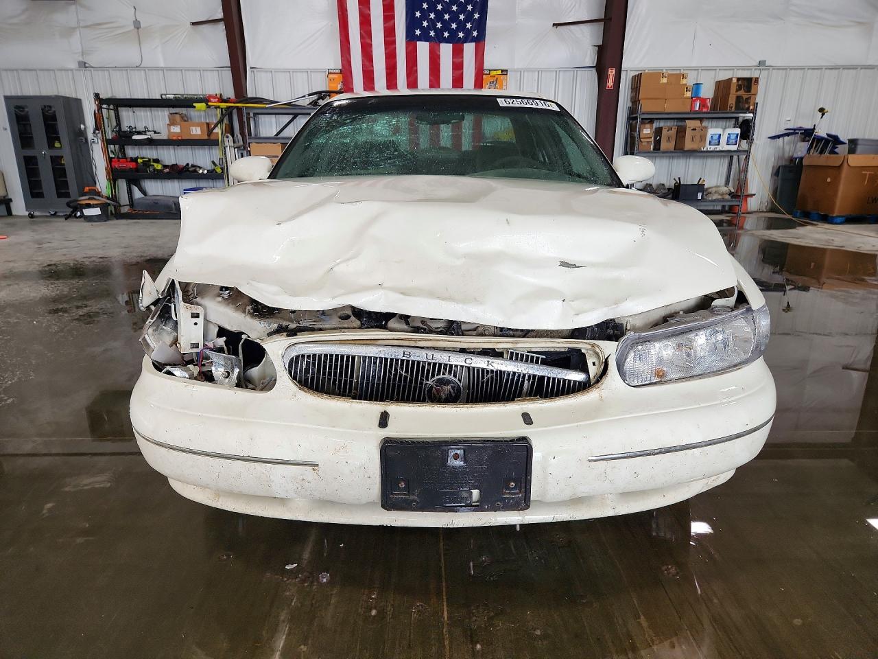 2002 Buick Century Custom White vin: 2G4WS52J921292614