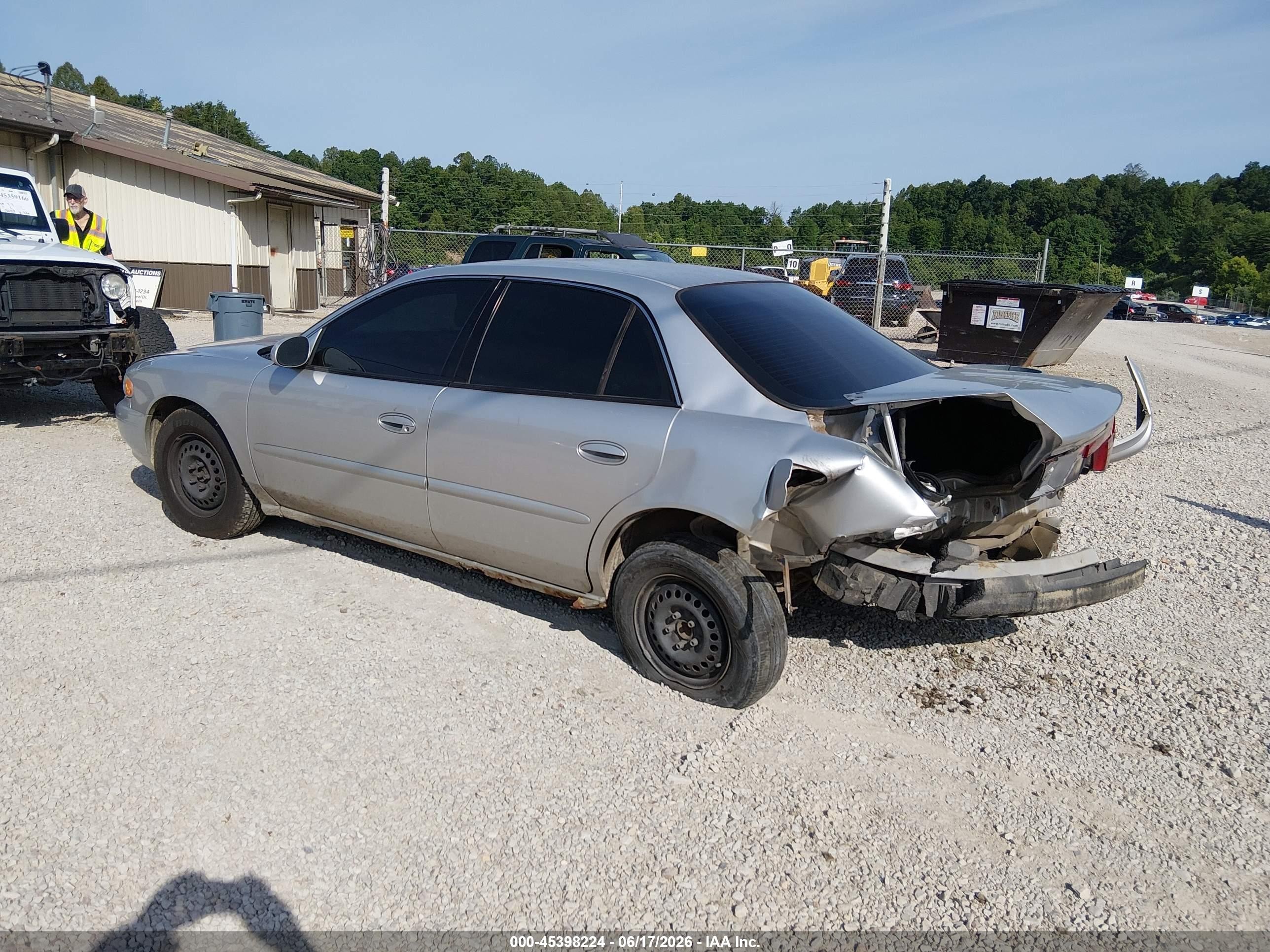 2004 Buick Century   Silver vin: 2G4WS52J941305557