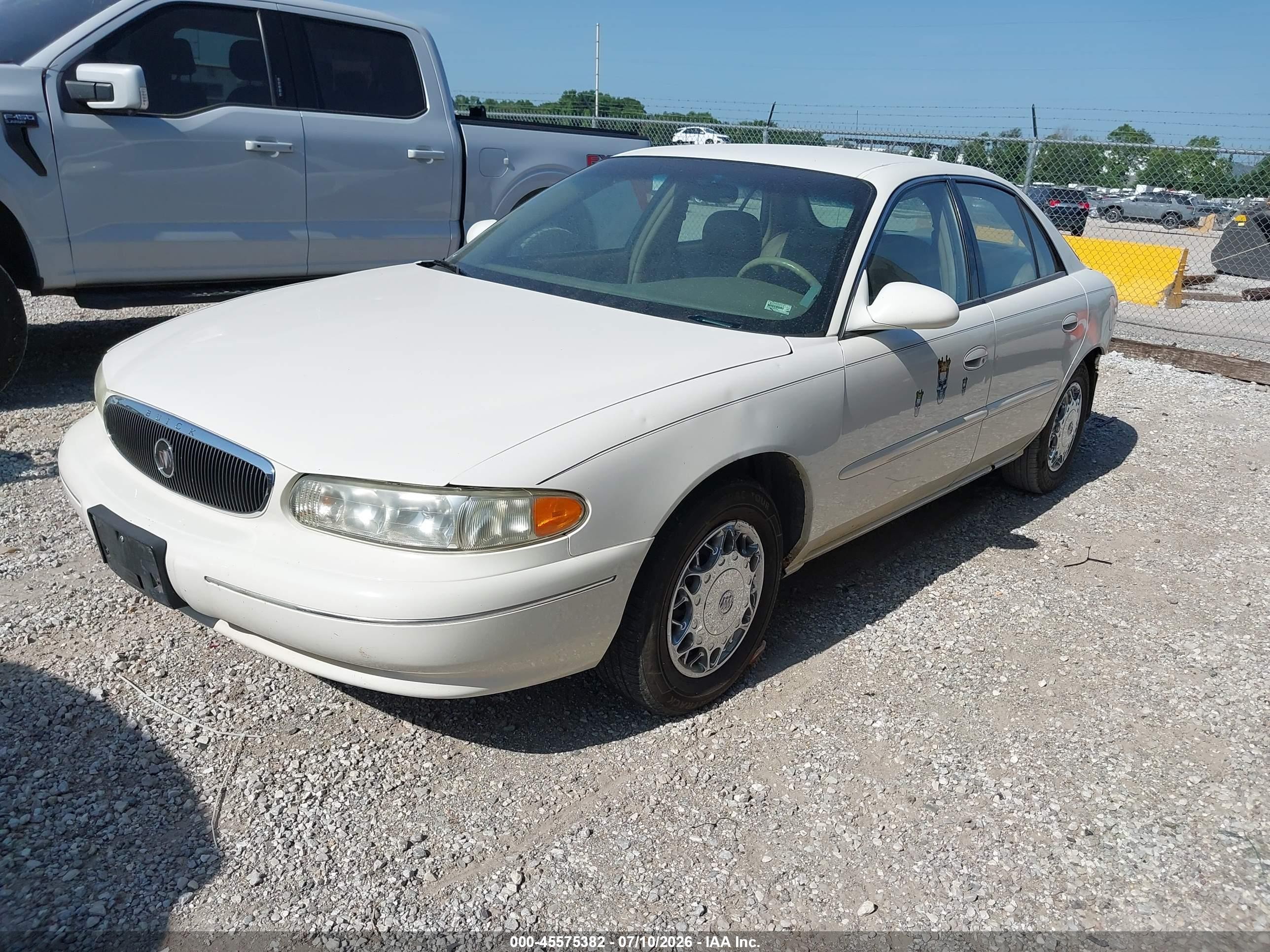2004 Buick Century   White vin: 2G4WS52J941325923