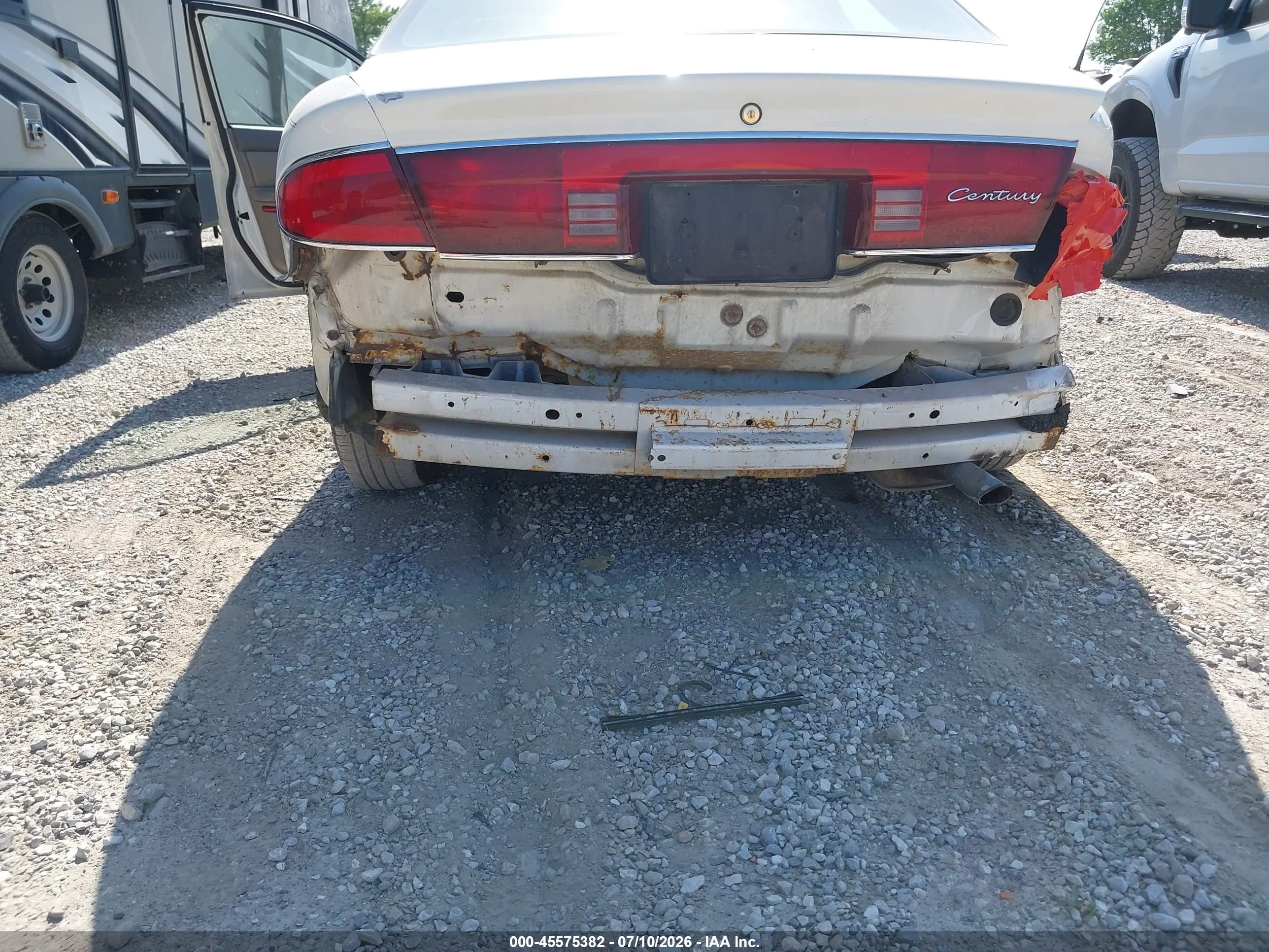 2004 Buick Century   White vin: 2G4WS52J941325923