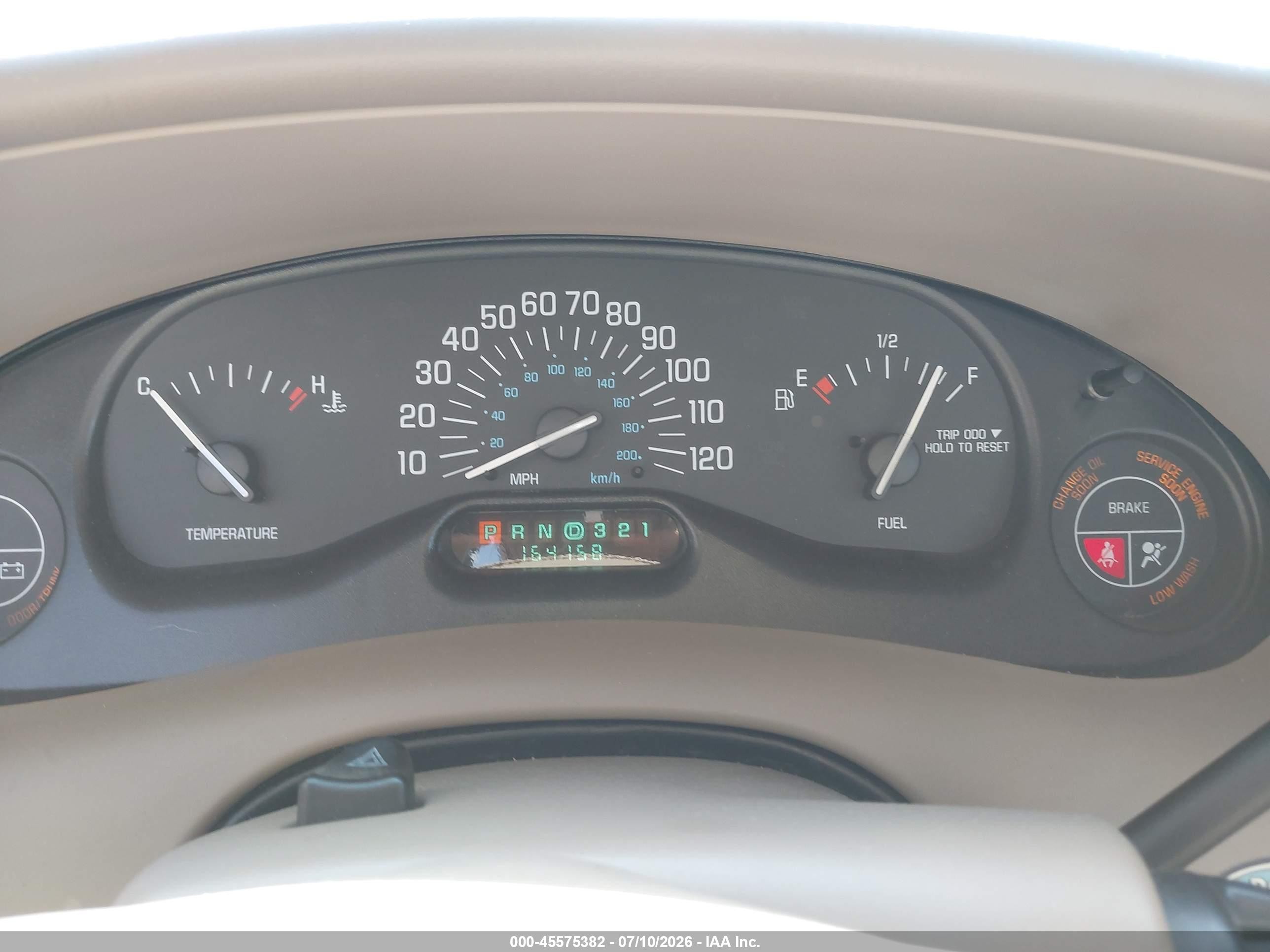 2004 Buick Century   White vin: 2G4WS52J941325923