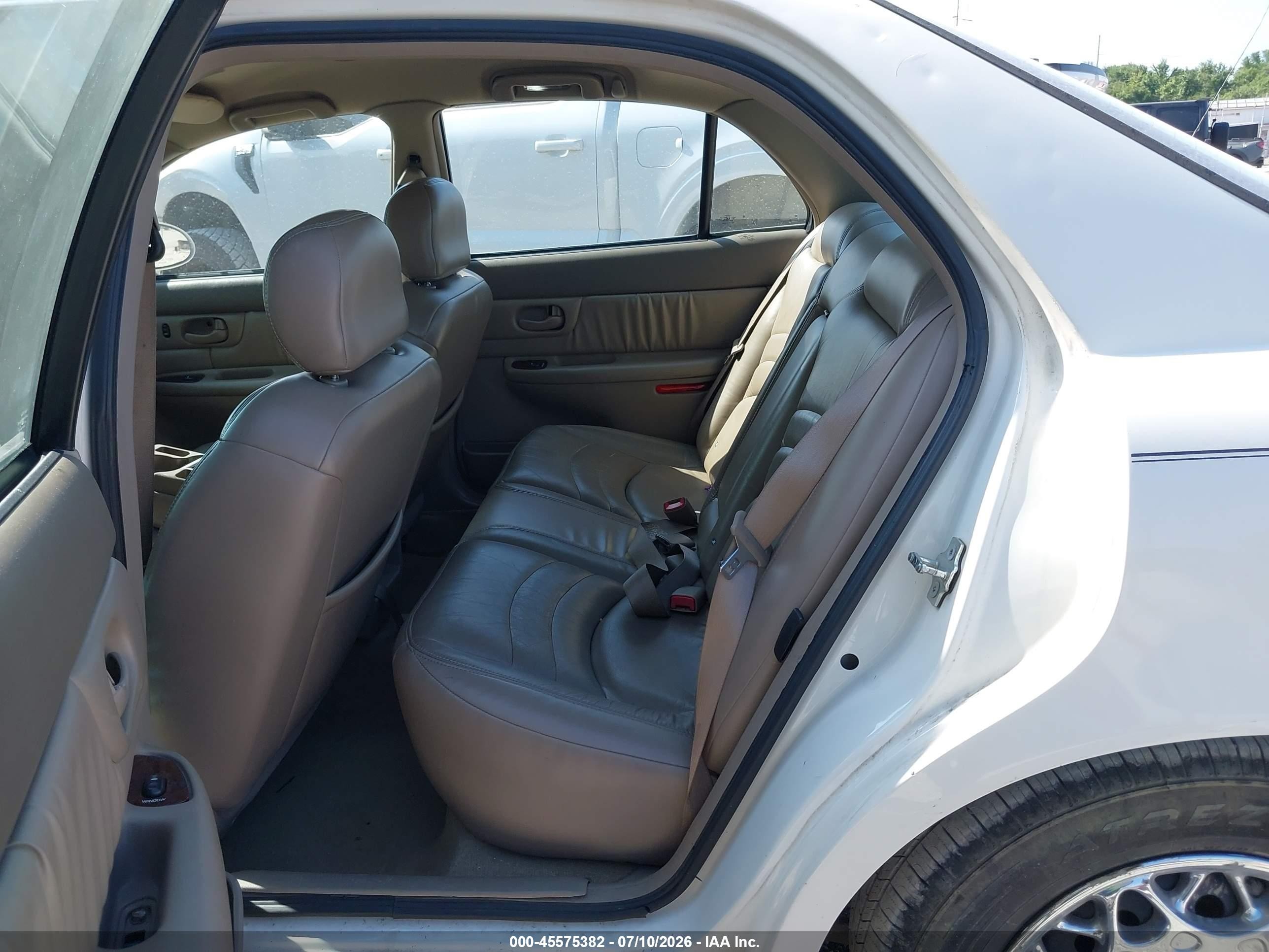 2004 Buick Century   White vin: 2G4WS52J941325923