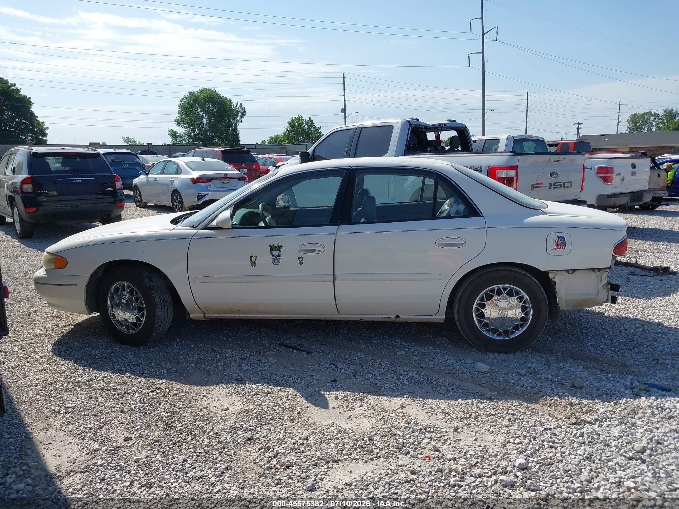 2004 Buick Century   White vin: 2G4WS52J941325923