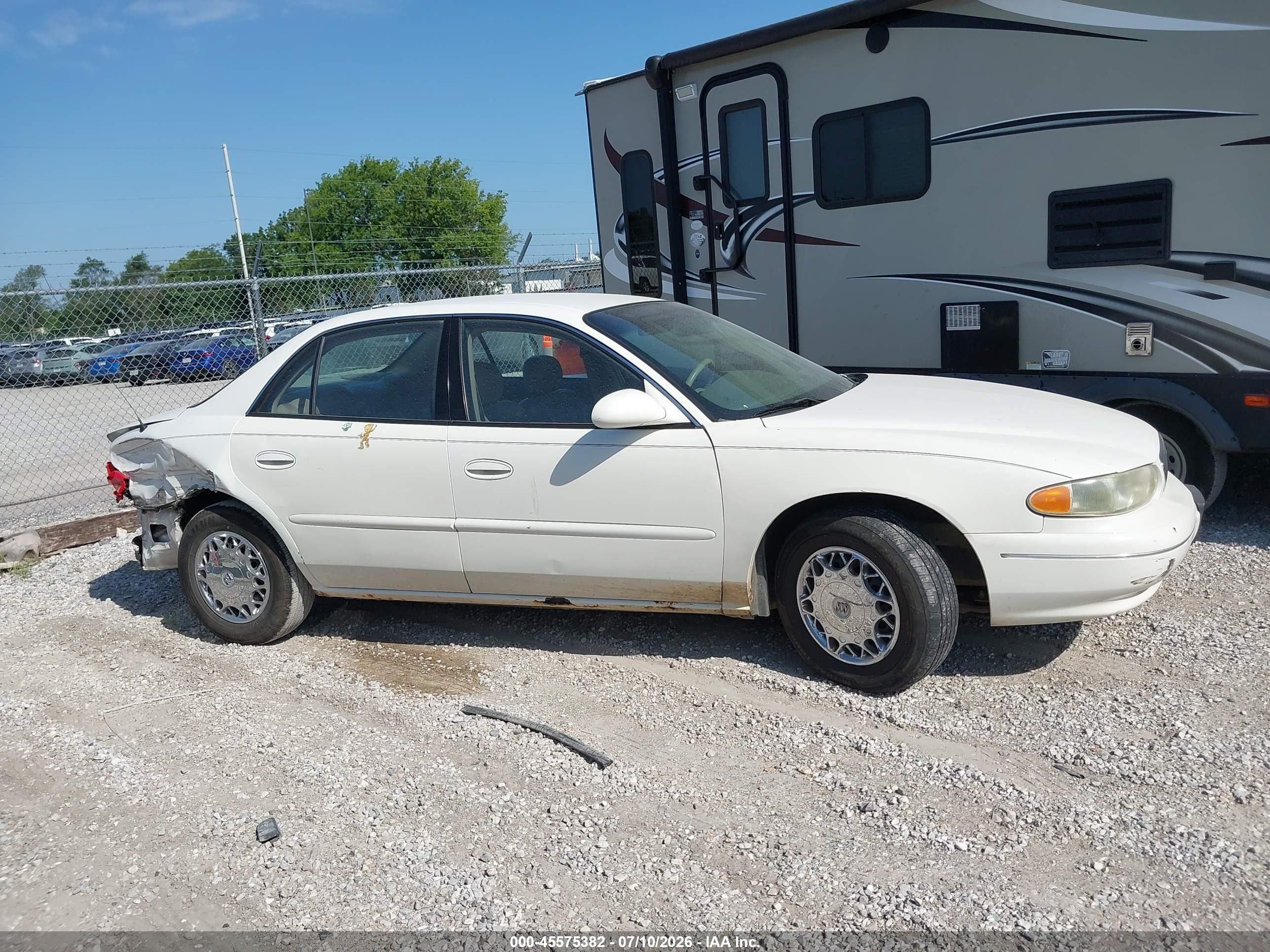 2004 Buick Century   White vin: 2G4WS52J941325923