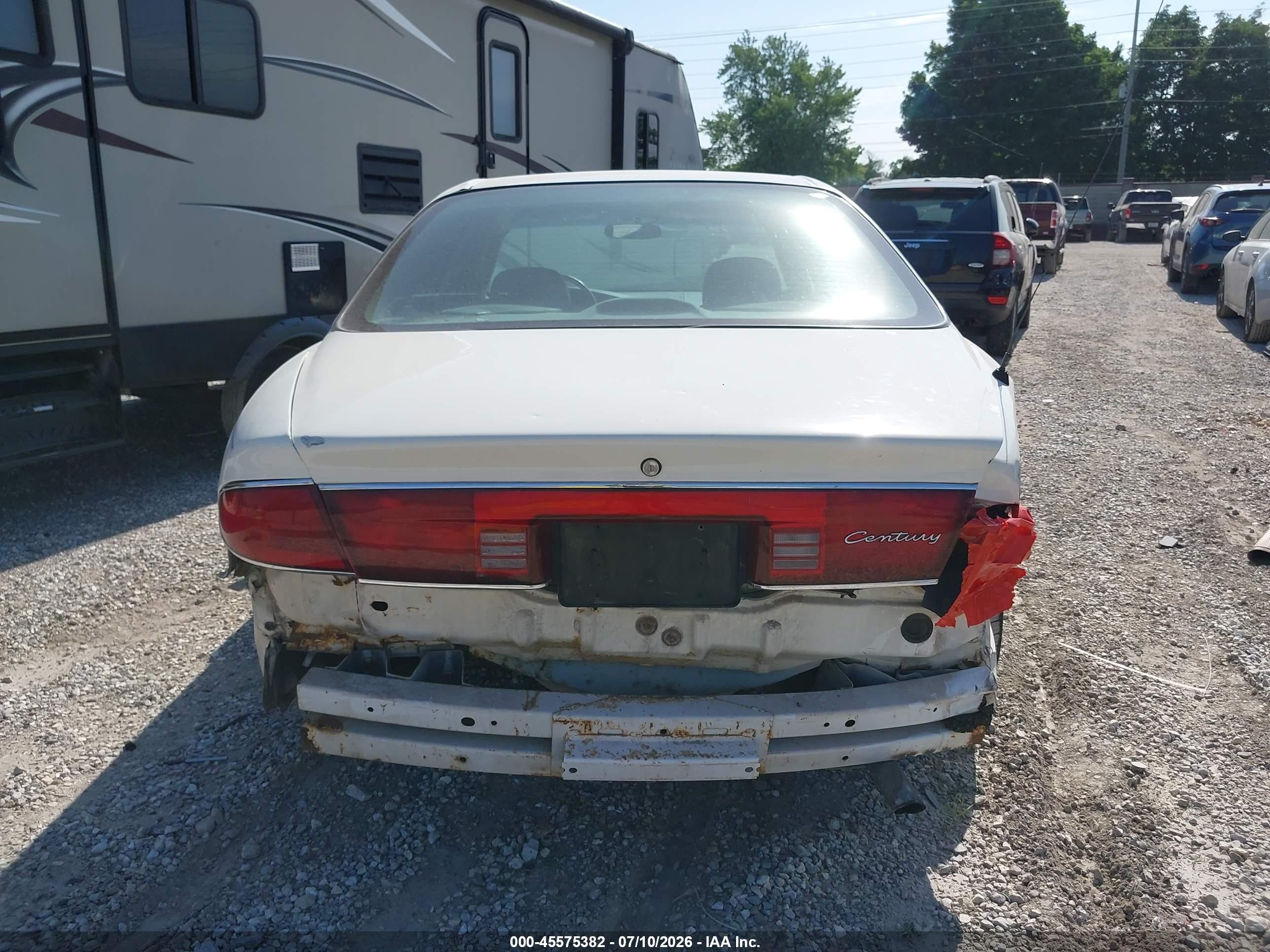 2004 Buick Century   White vin: 2G4WS52J941325923