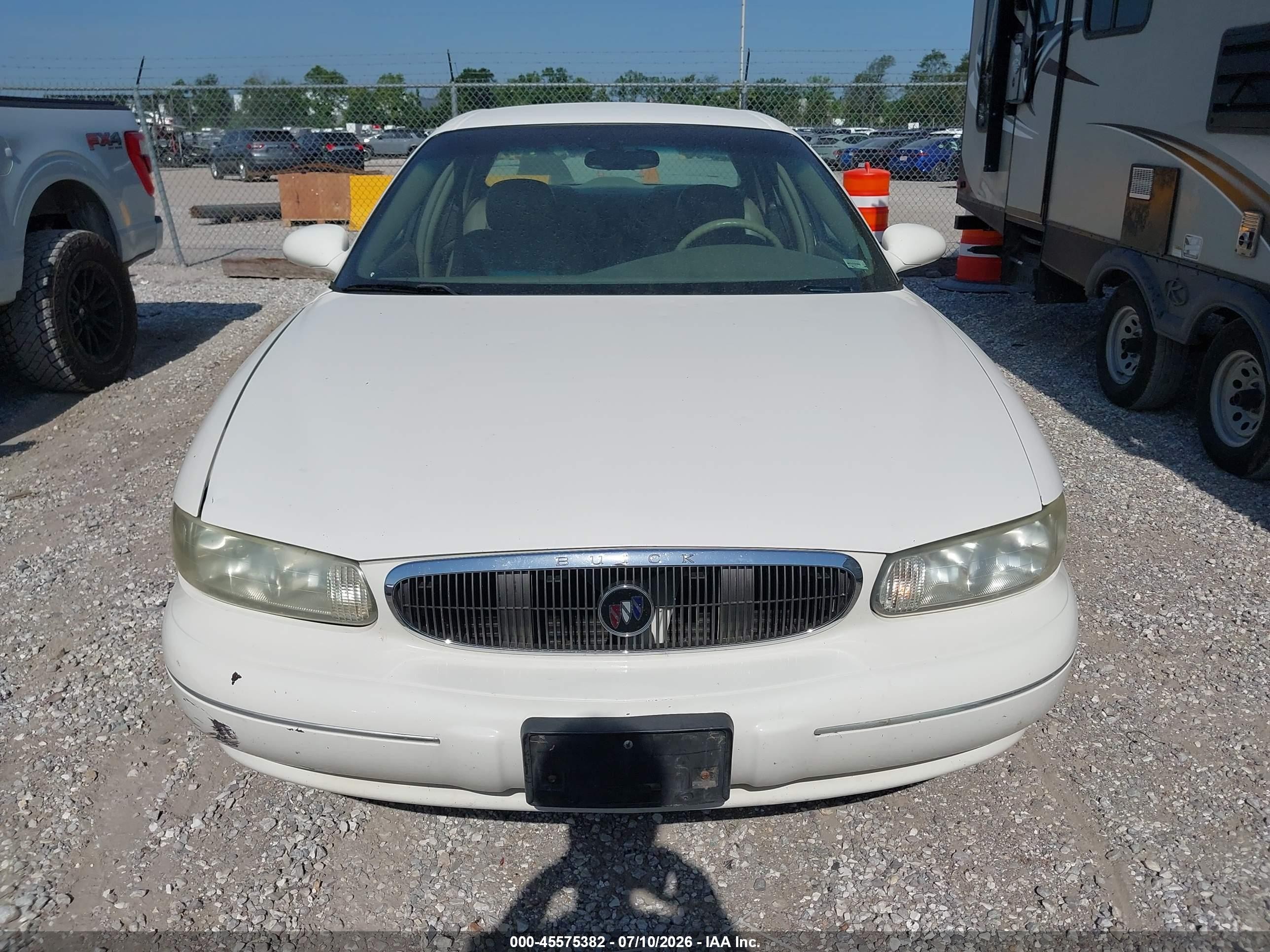 2004 Buick Century   White vin: 2G4WS52J941325923