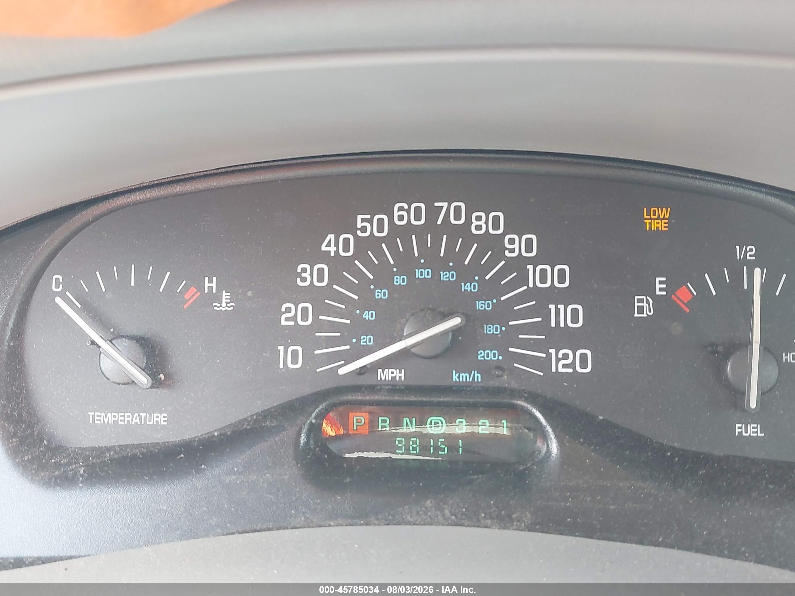 2004 Buick Century   White vin: 2G4WS52JX41286078