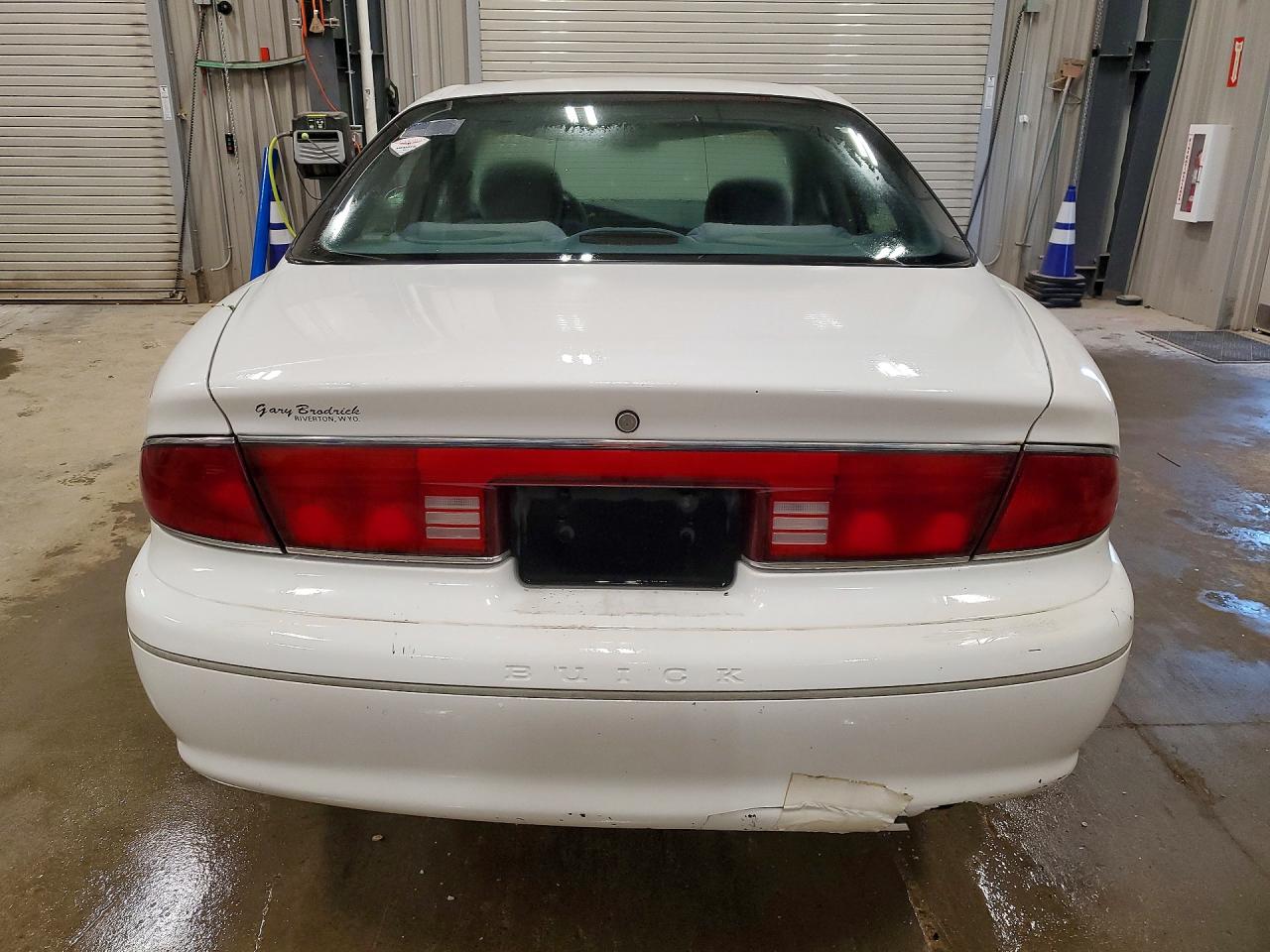 2000 Buick Century Custom White vin: 2G4WS52JXY1323961
