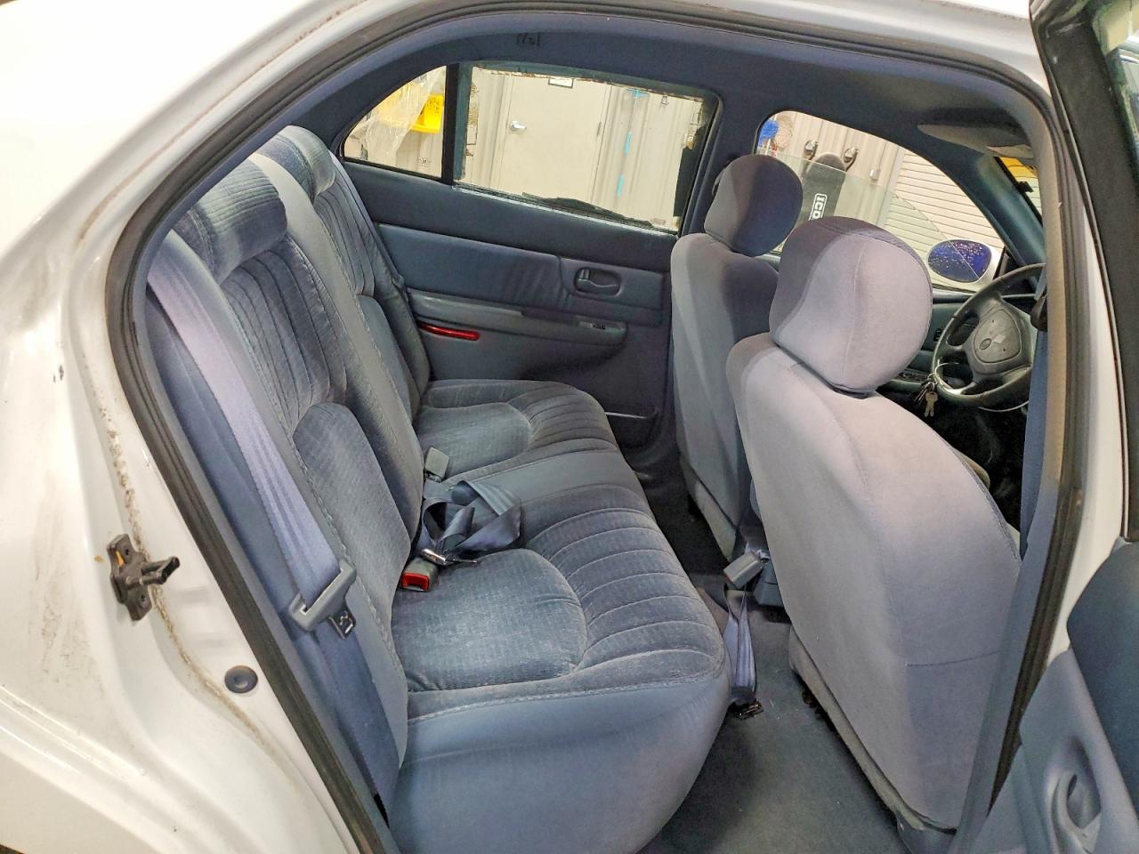 2000 Buick Century Custom White vin: 2G4WS52JXY1323961