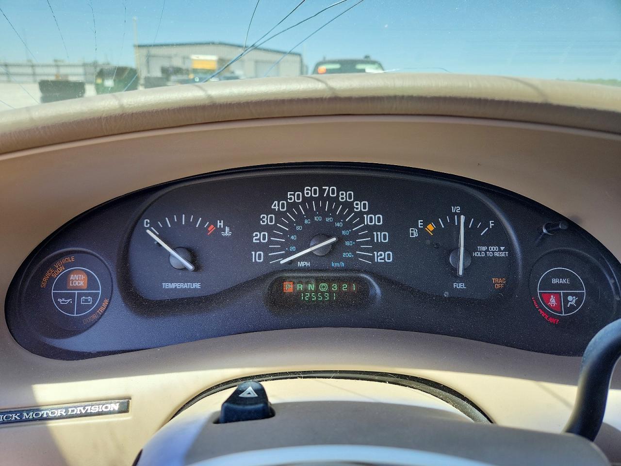 2000 Buick Century Custom Золотой vin: 2G4WS52JXY1343627
