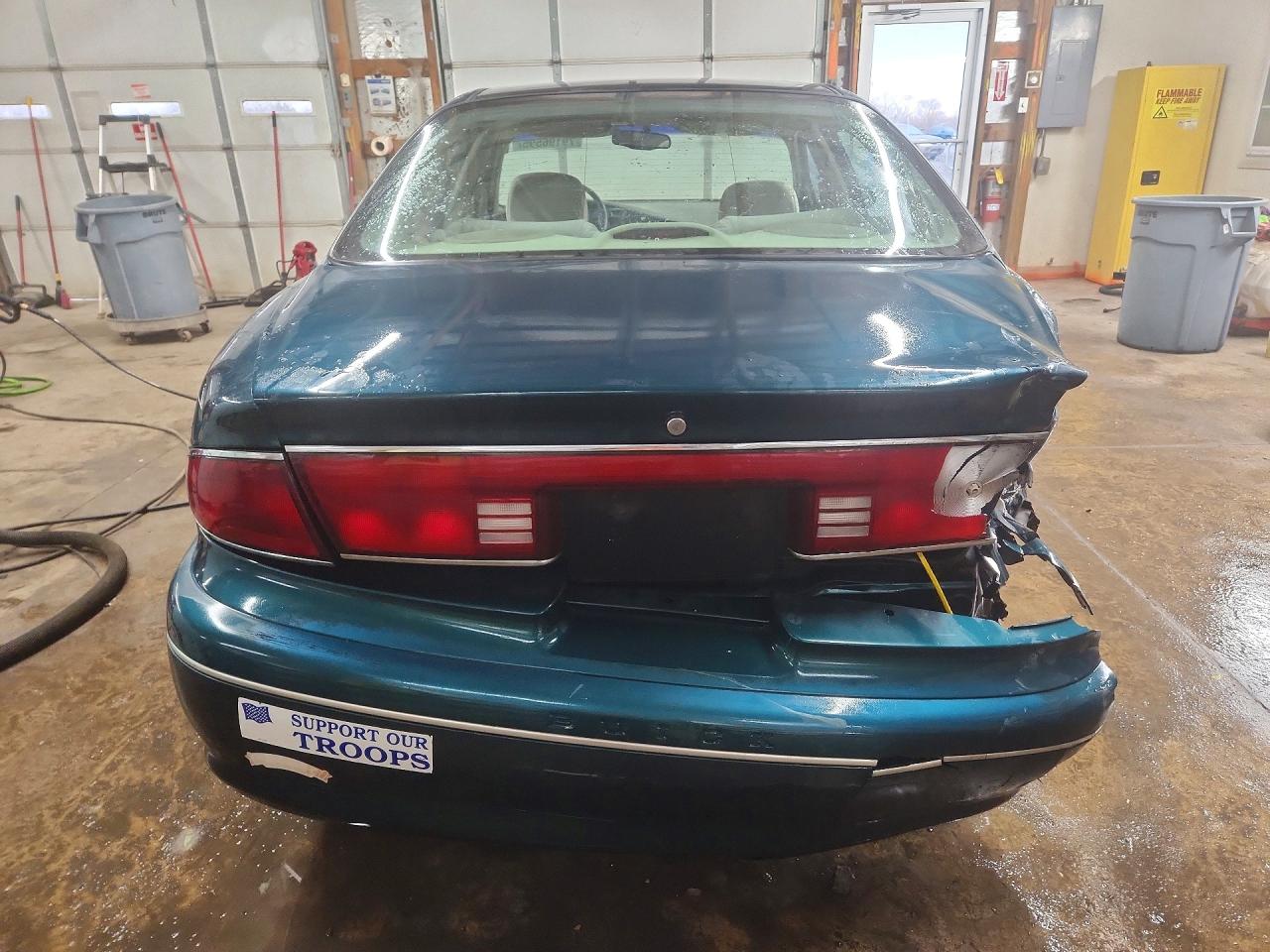 1998 Buick Century Custom Зеленый vin: 2G4WS52M0W1517552