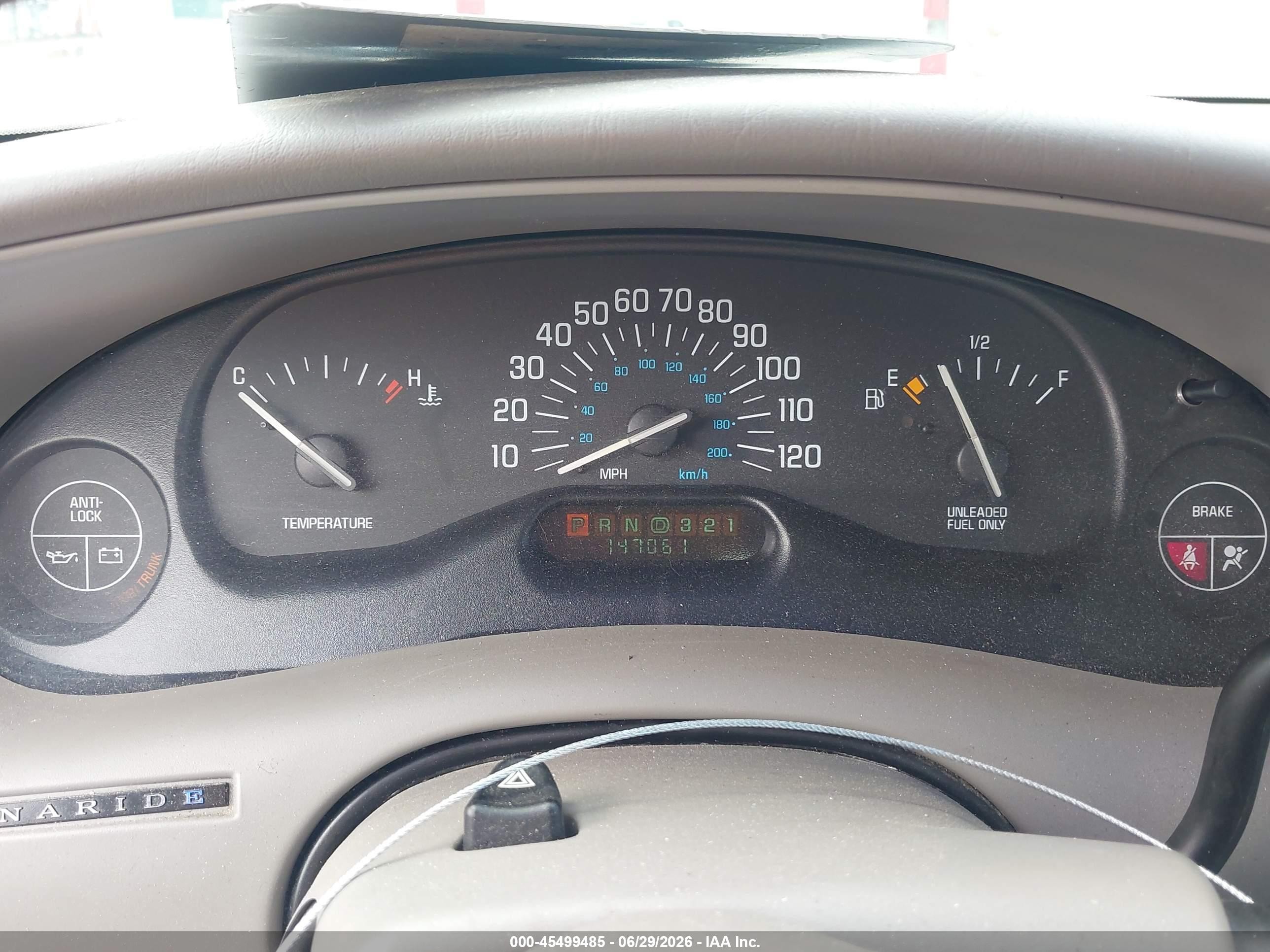 1998 Buick Century Custom White vin: 2G4WS52M3W1435993
