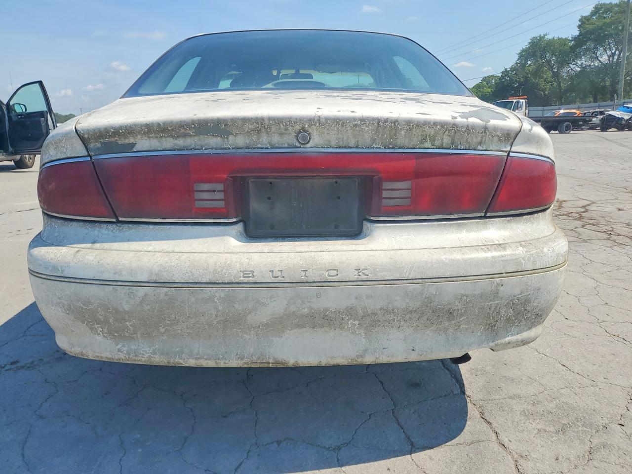 1999 Buick Century Custom Белый vin: 2G4WS52M4X1634360