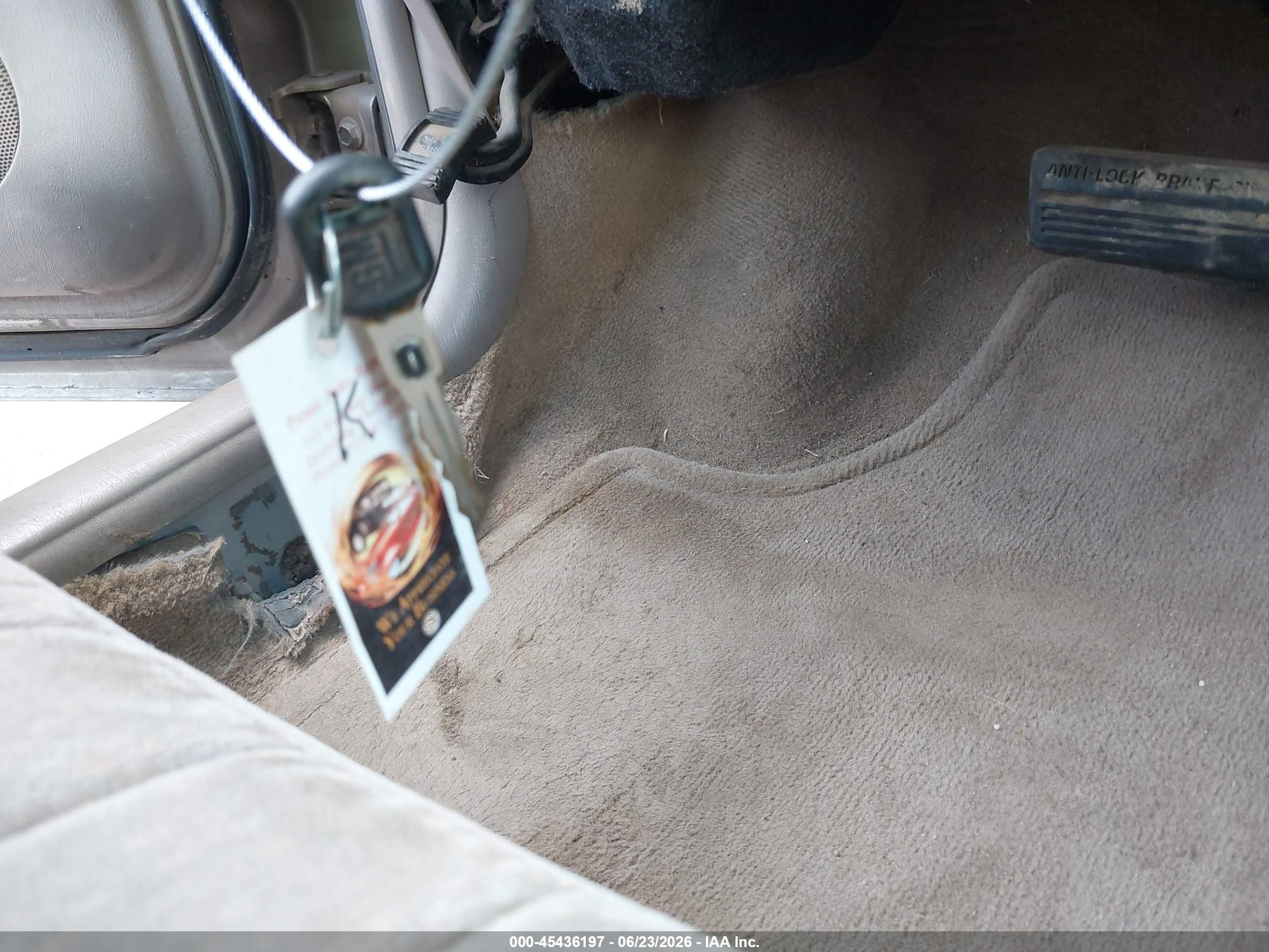 1999 Buick Century Custom Золотой vin: 2G4WS52M7X1484941