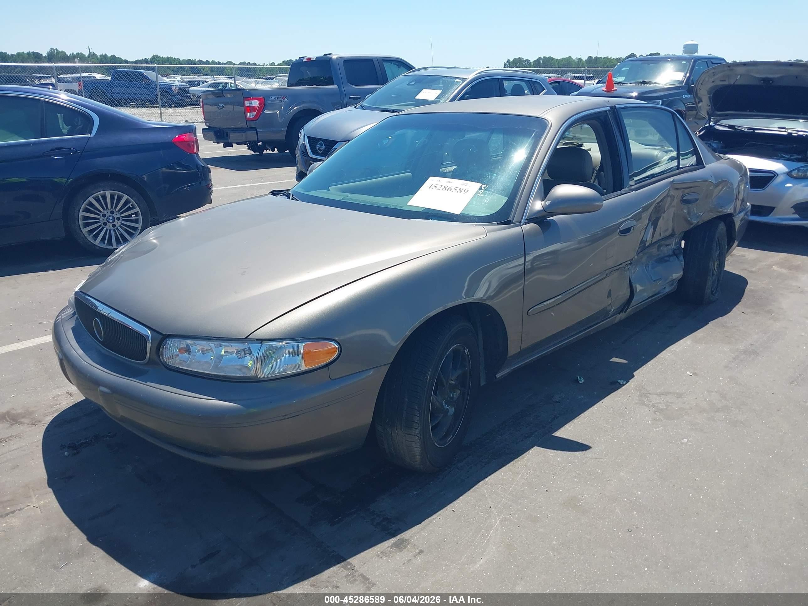 2005 Buick Century   Бежевый vin: 2G4WS55J851124348