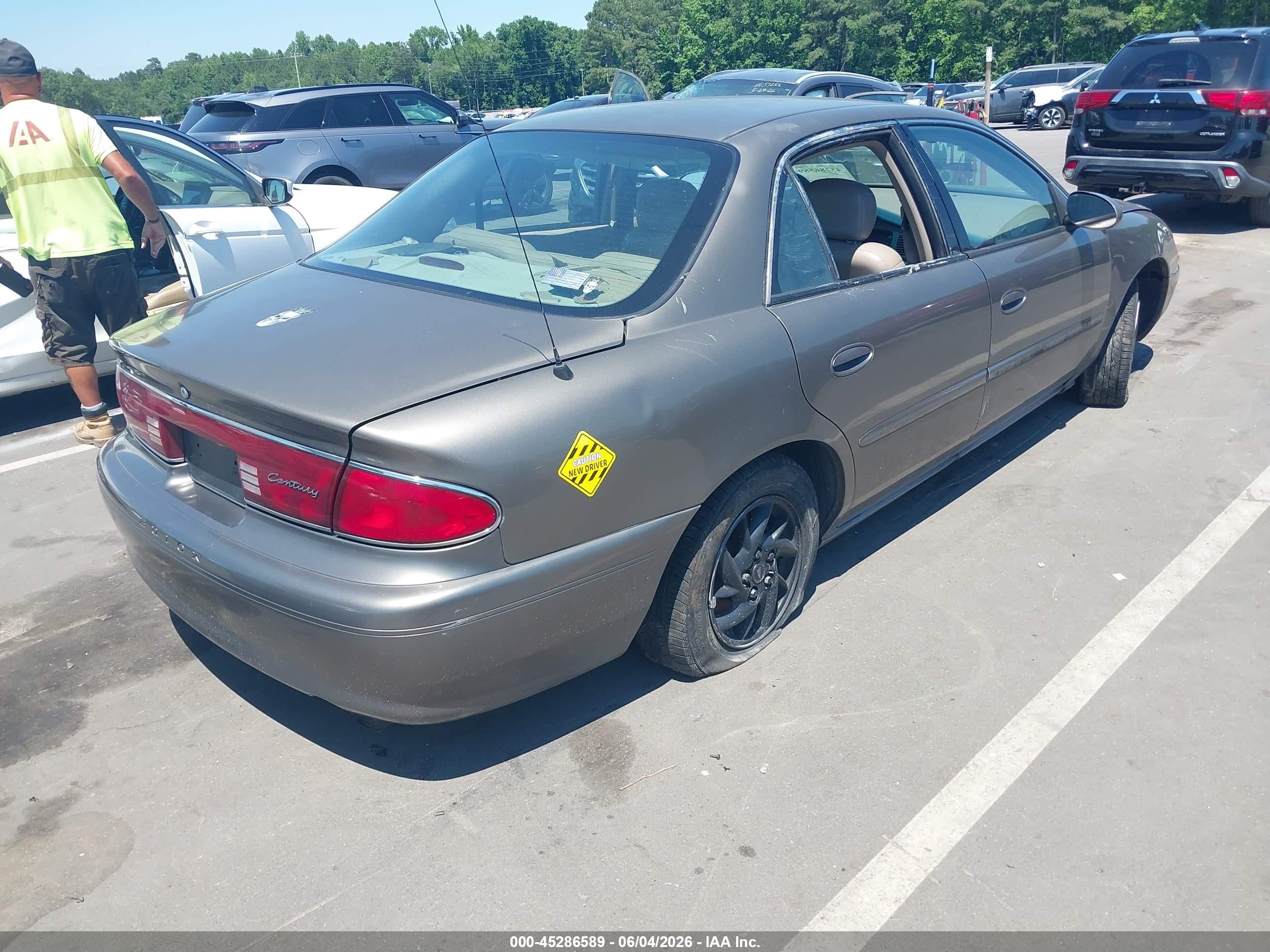 2005 Buick Century   Бежевый vin: 2G4WS55J851124348