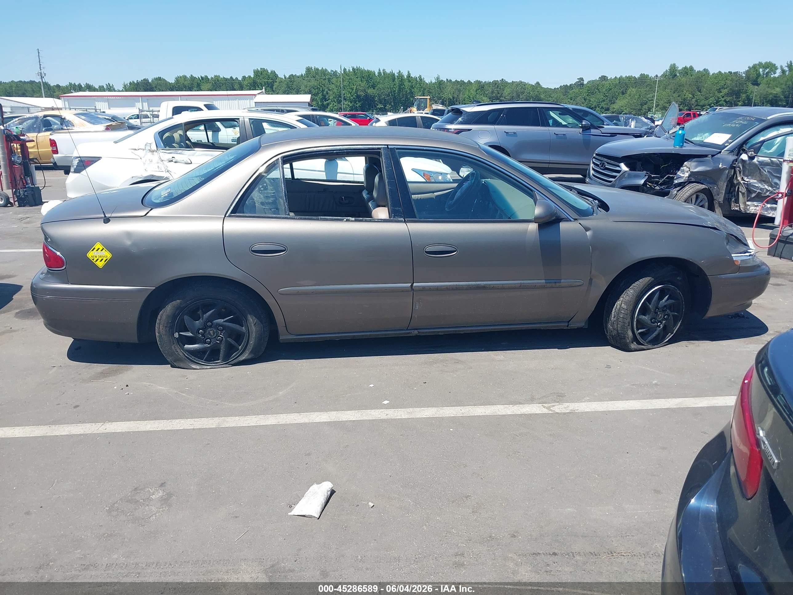 2005 Buick Century   Бежевый vin: 2G4WS55J851124348